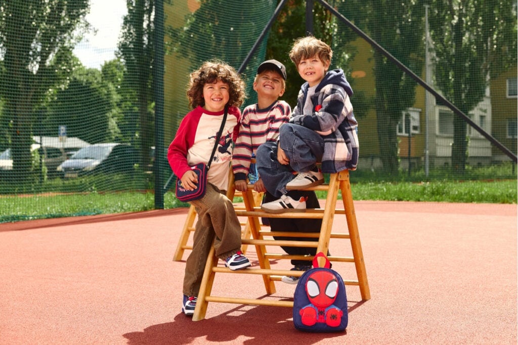 Najlepszy outfit do szkoły wyróżnia się przede wszystkim wygodą. Jak znaleźć ten, który okaże się najlepszy dla Twojego dziecka? Poznaj nasze wskazówki!