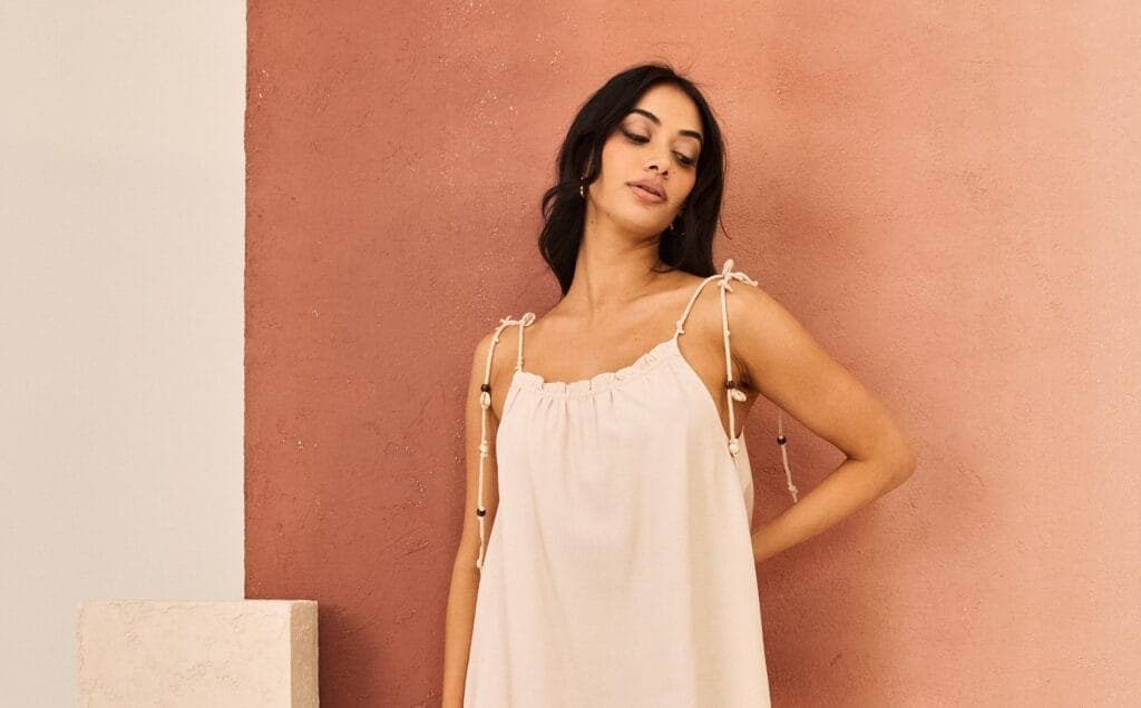 Descoperă stiluri, culori și croieli pentru cele mai frumoase rochii scurte. Cu Sinsay ai acces la o selecție bogată de modele moderne.