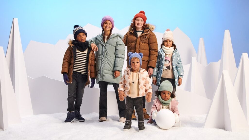Poznaj nasze propozycje na kurtki zimowe dla dzieci i otul malucha ciepłem, dzięki któremu zima mu niestraszna.