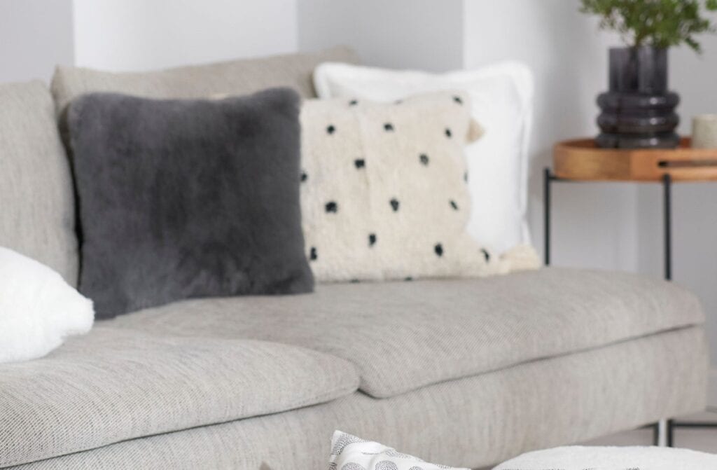 Jak svůj obývací prostor proměnit na místo, které bude odrážet váš osobní vkus? Zde je několik tipů, jak si doma vytvořit moderní obývák!