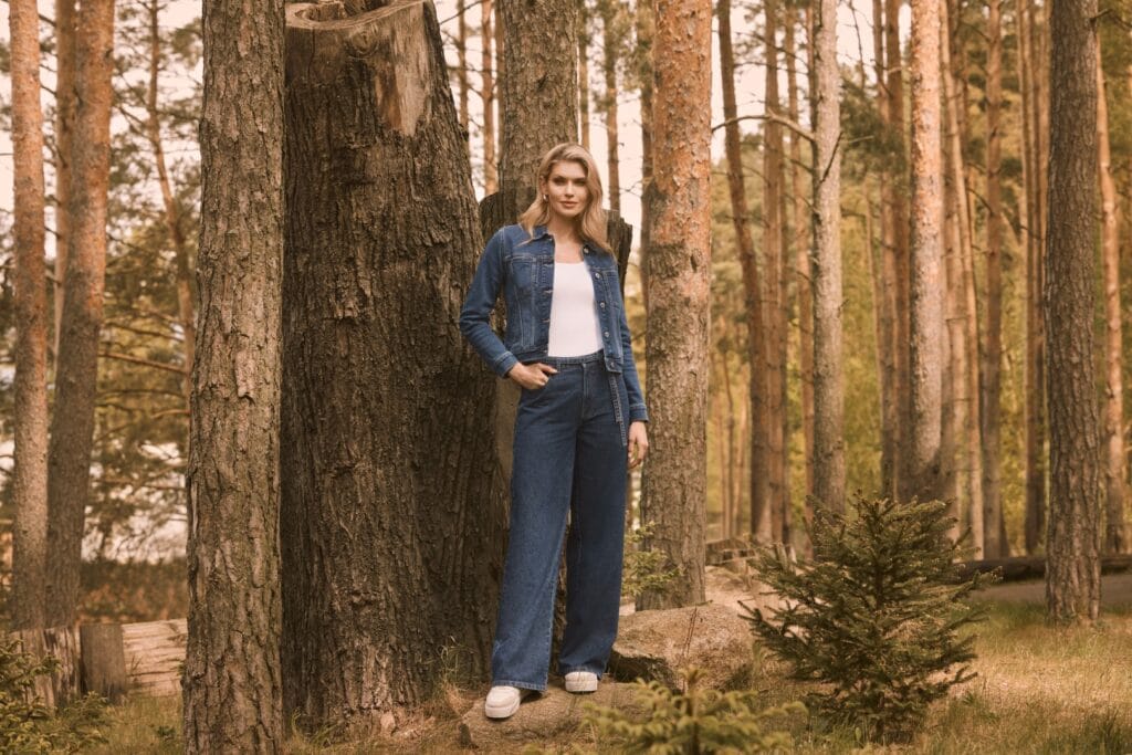 Descoperă cei mai apreciați pantofi casual dama și află cum să îi porți cu stil. Intră pe Sinsay și inspiră-te pentru garderoba ta zilnică!