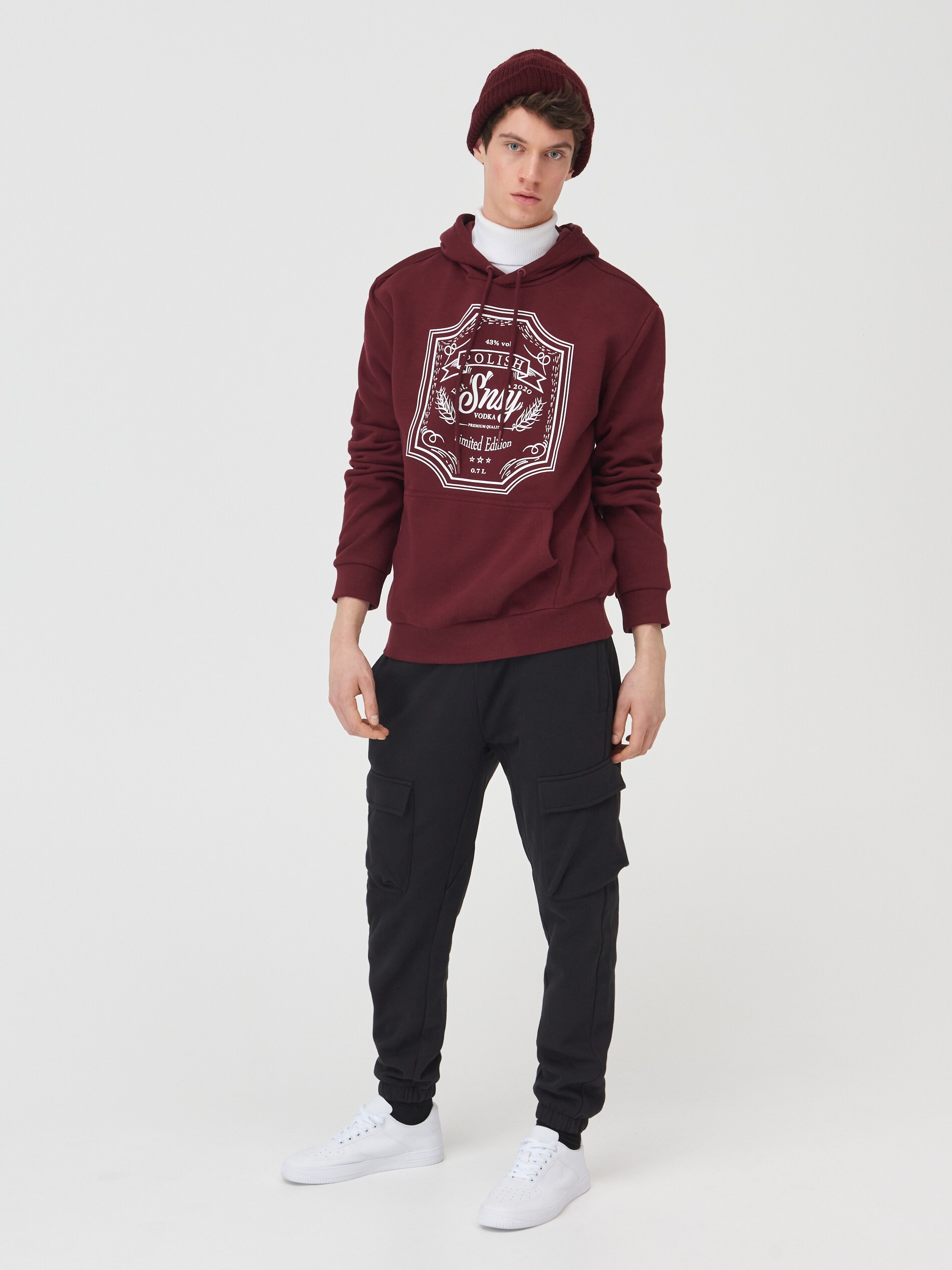 Mikina s kapucňou a potlačou