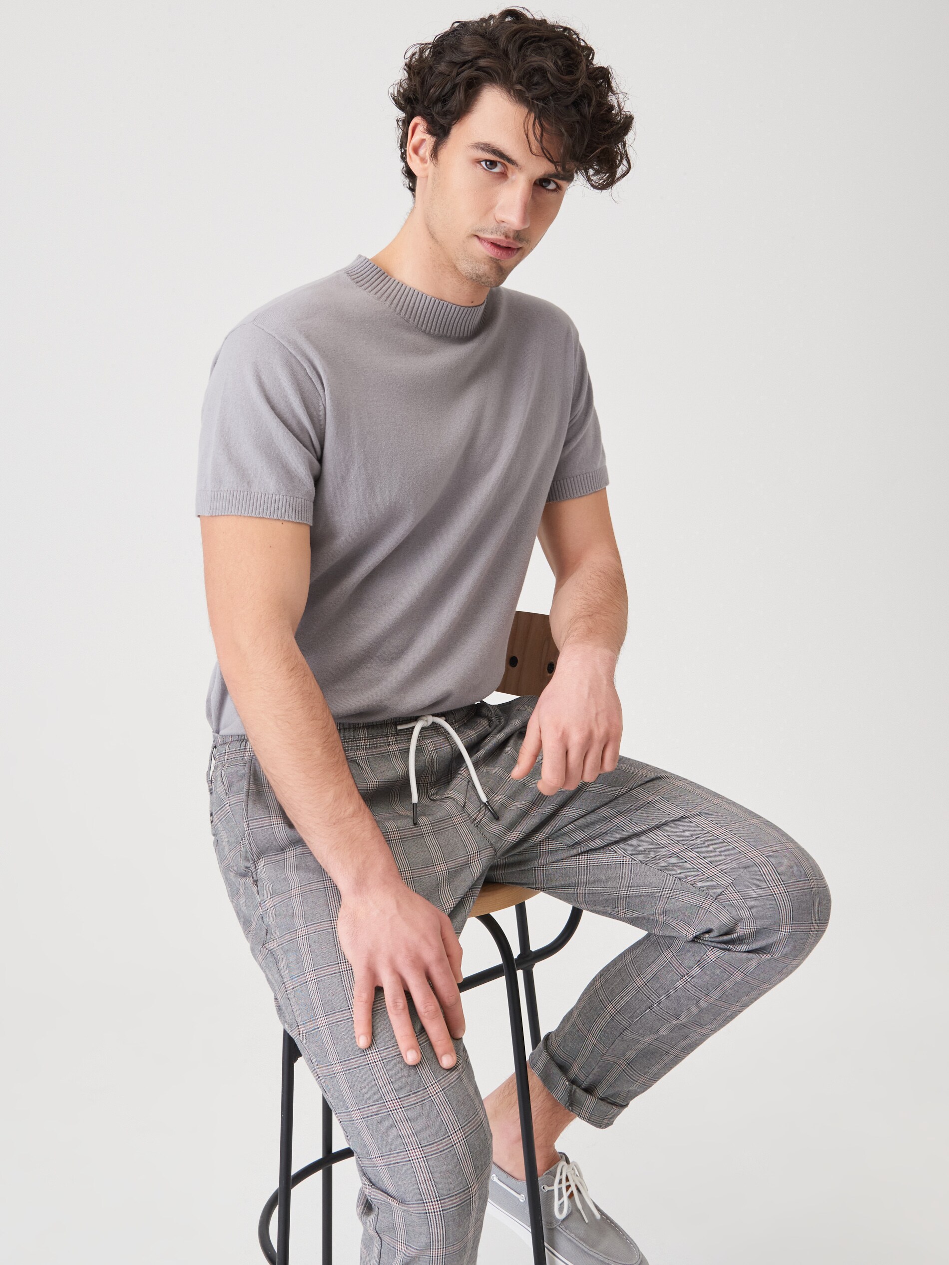 Ľahký sveter s krátkymi rukávmi