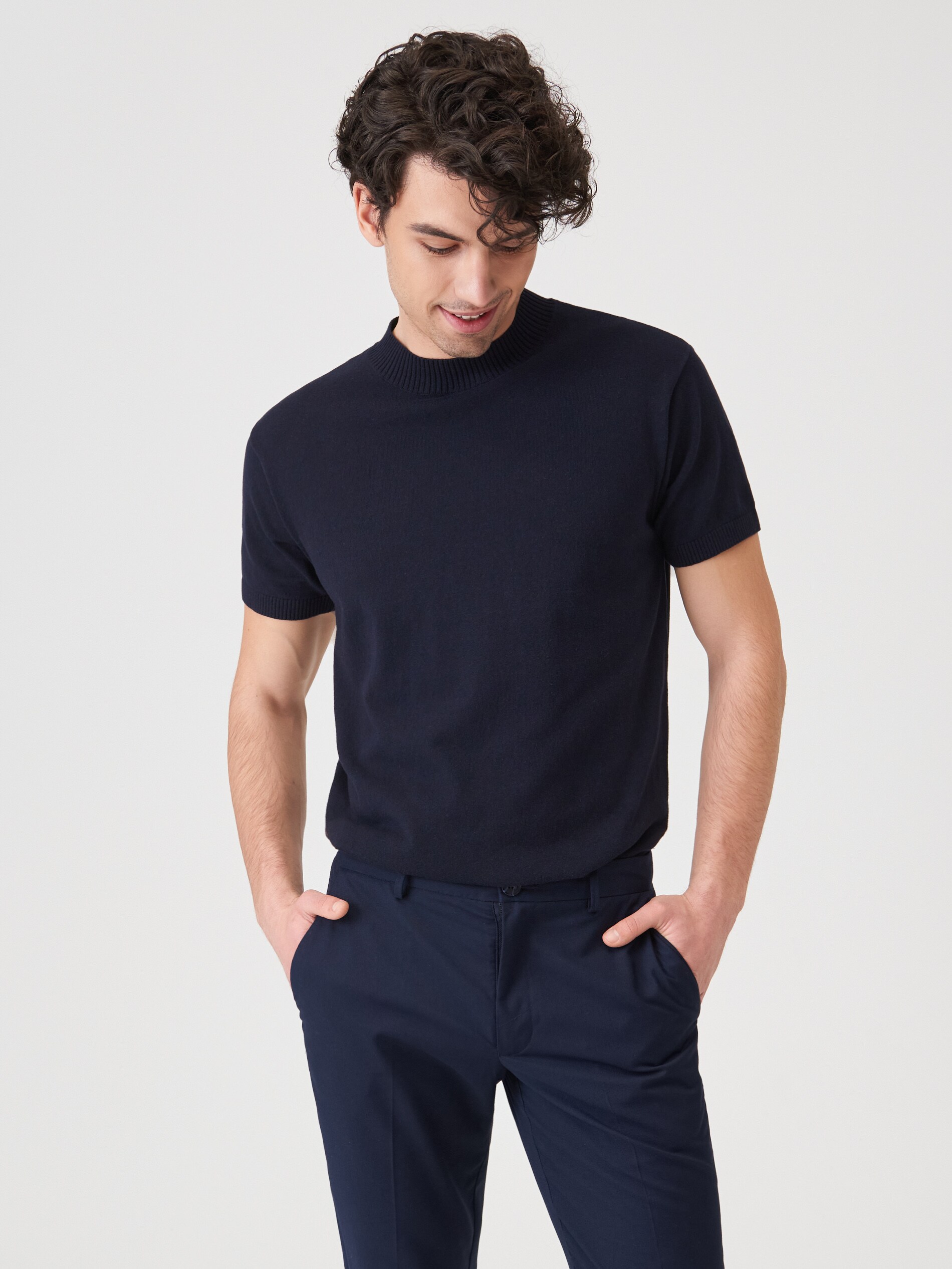 Ľahký sveter s krátkymi rukávmi