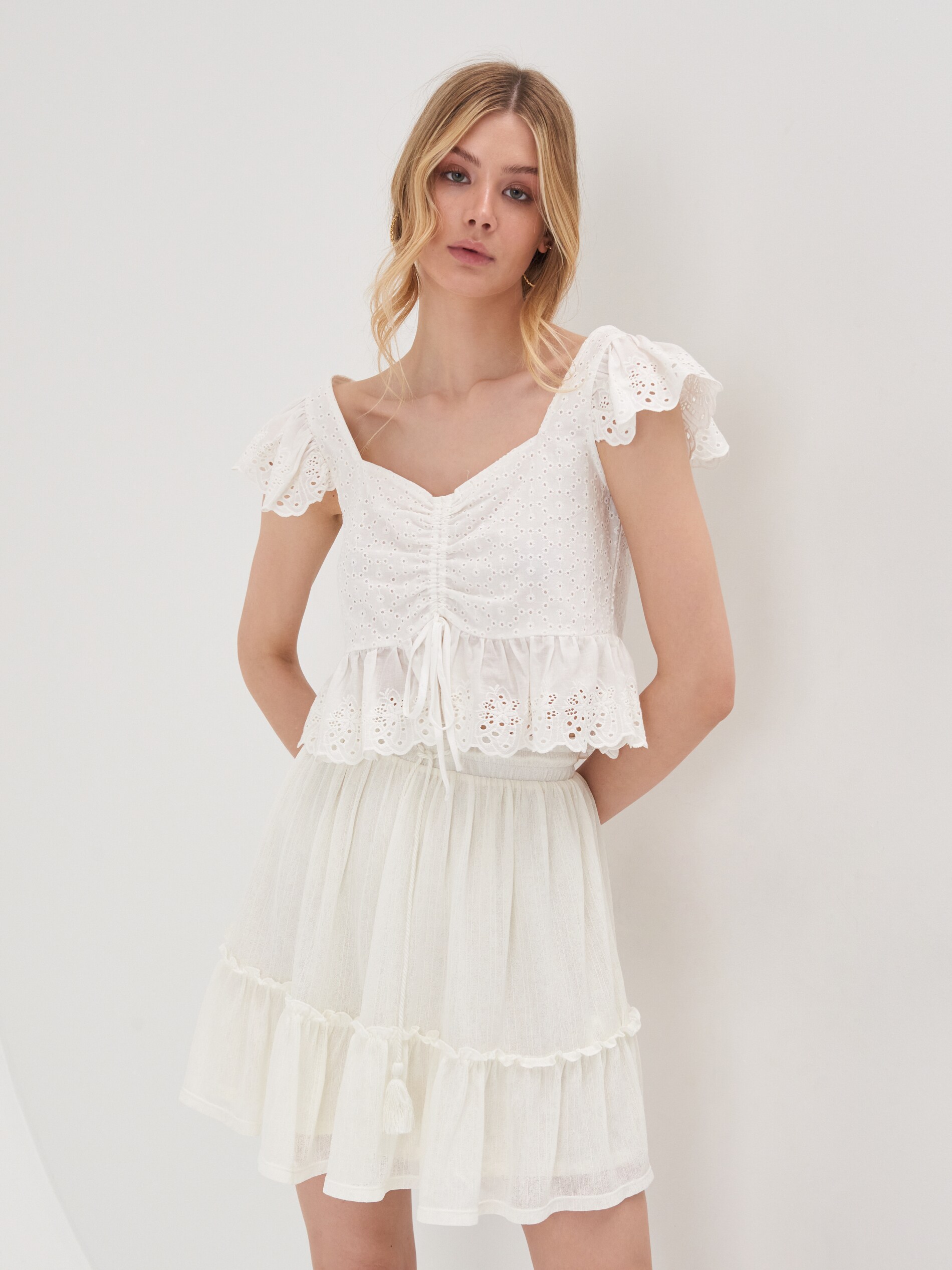 Minisukňa s viazaním