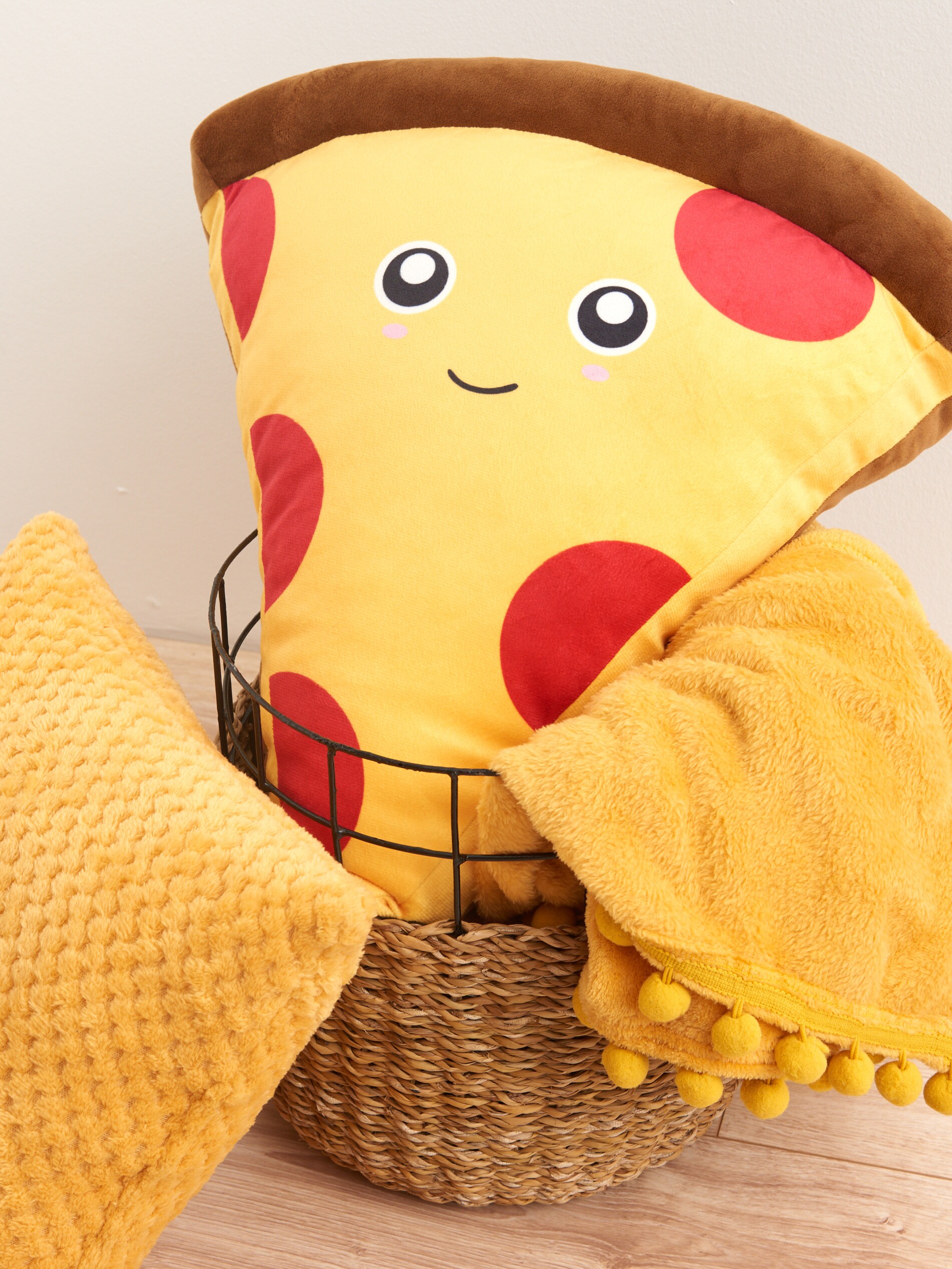 Vankúš v tvare trojuholníka pizze