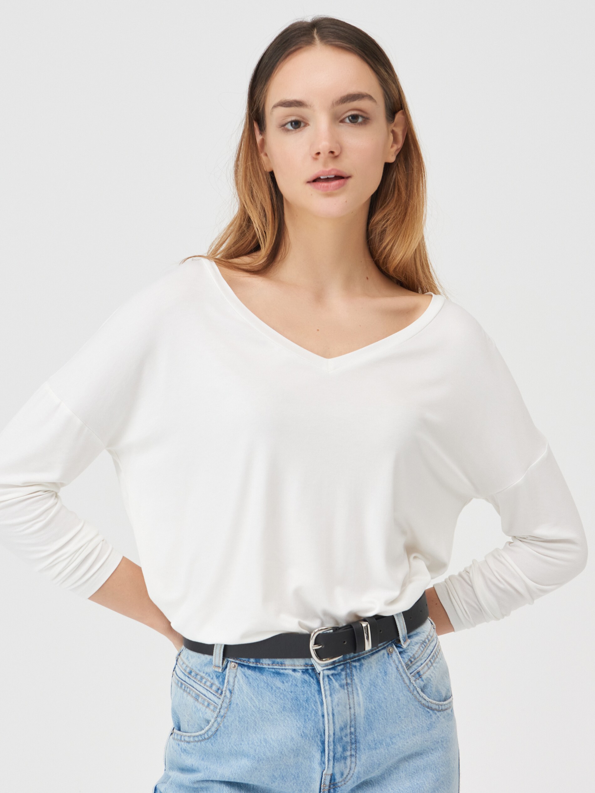 Tričko s véčkovým výstrihom