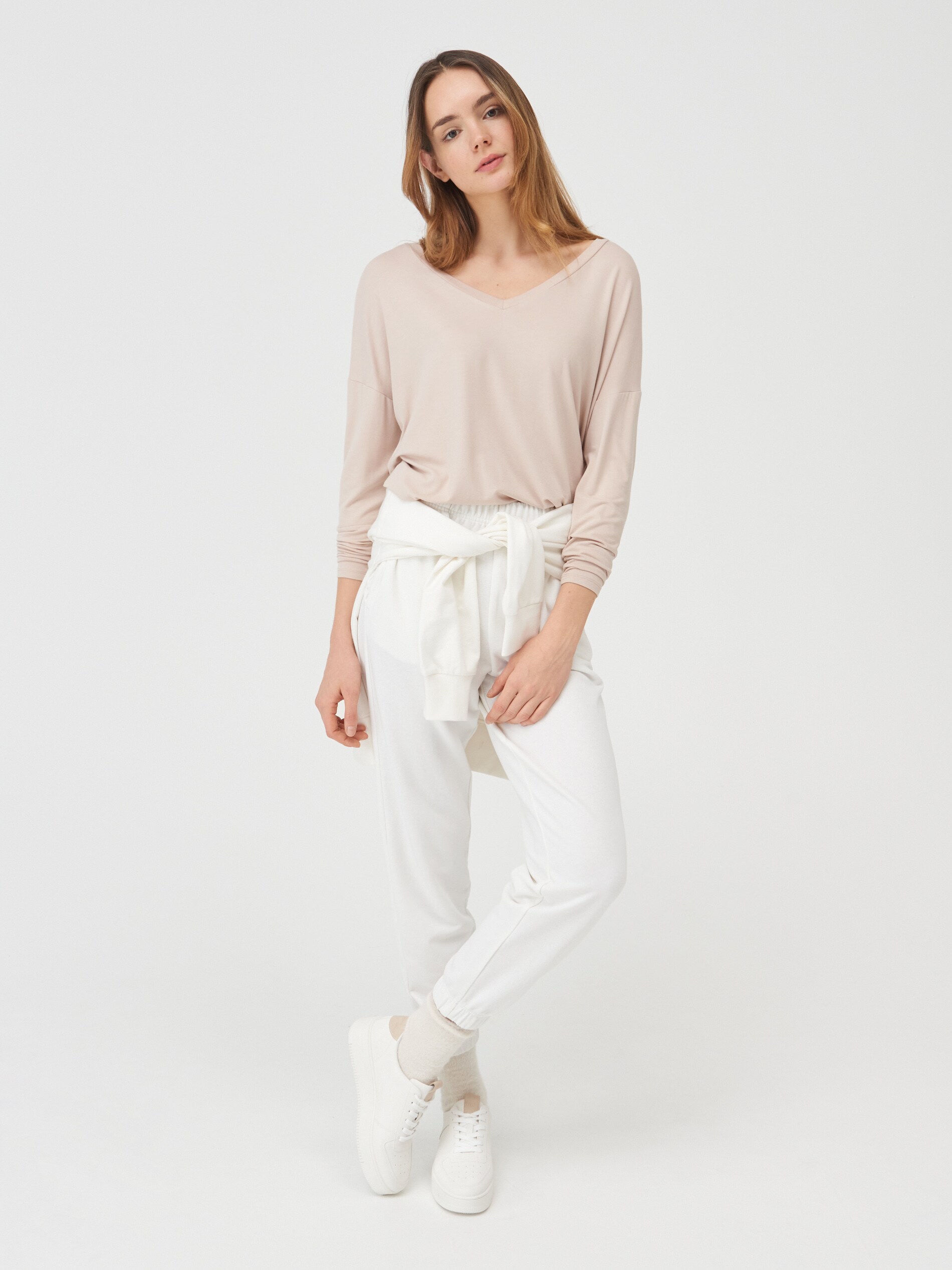 Tričko s véčkovým výstrihom