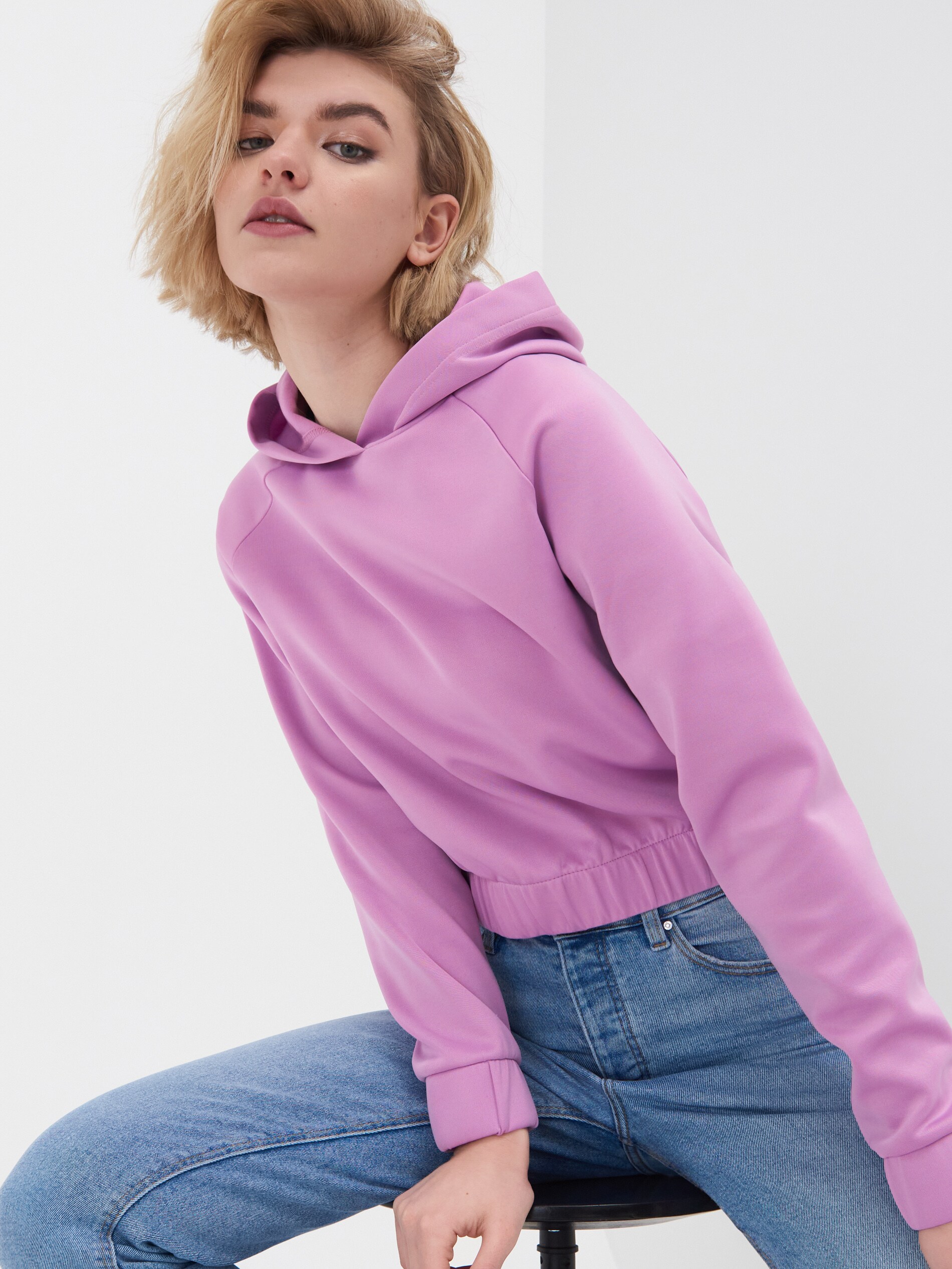 Neoprénová krátka mikina s kapucňou