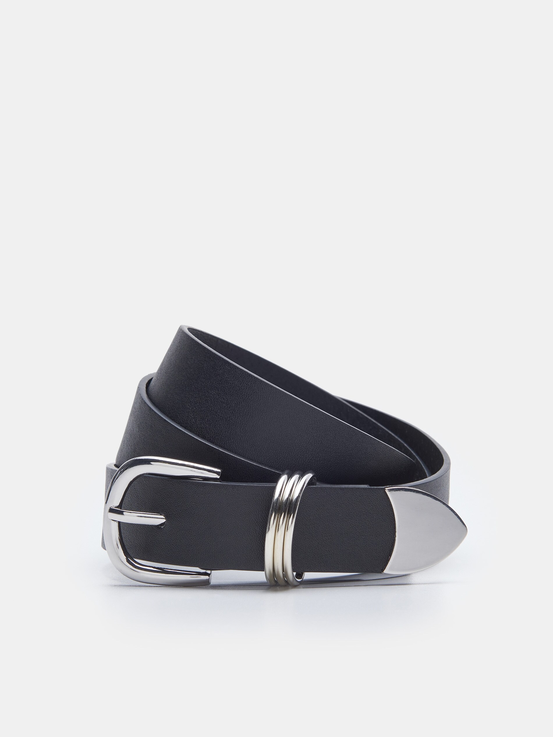 Opasok s kovovými detailmi