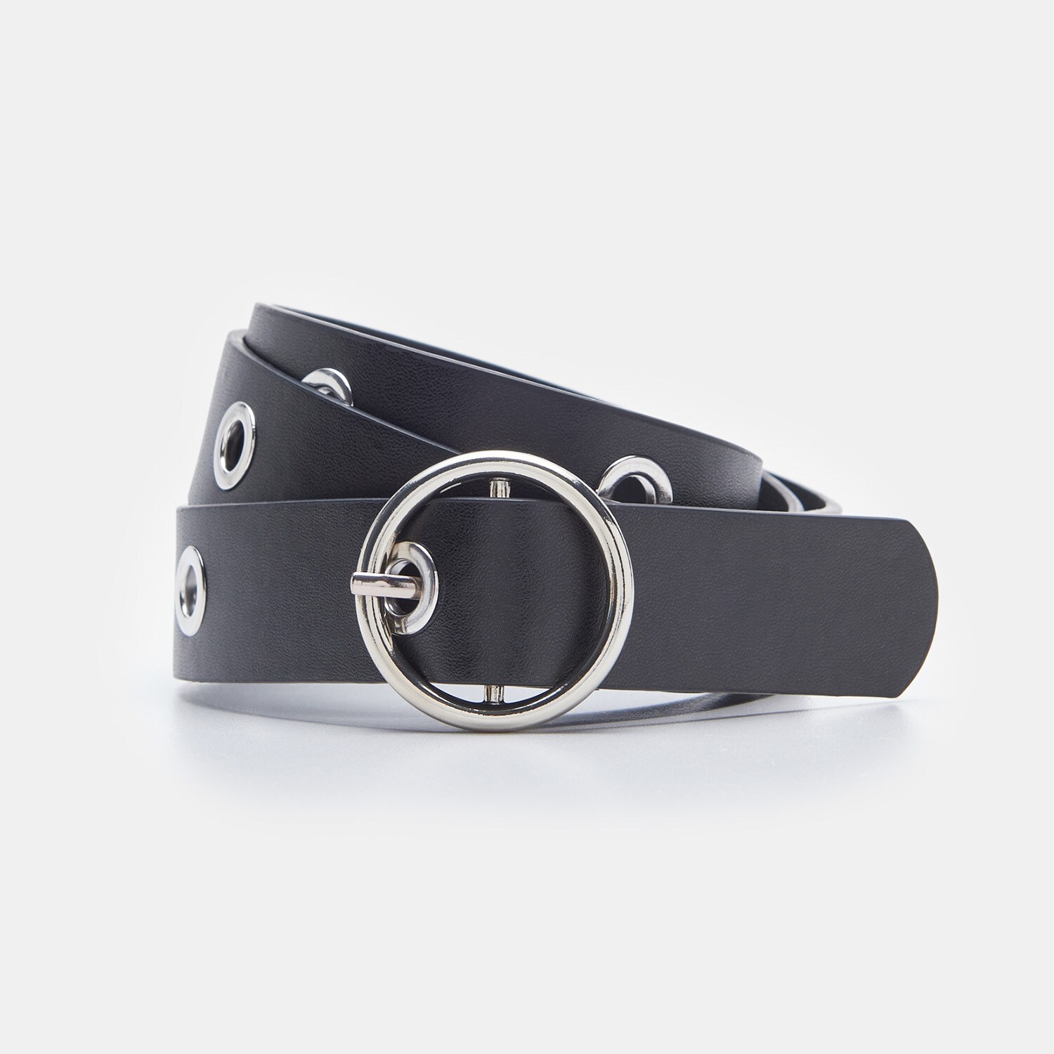 Opasok s kovovými detailmi