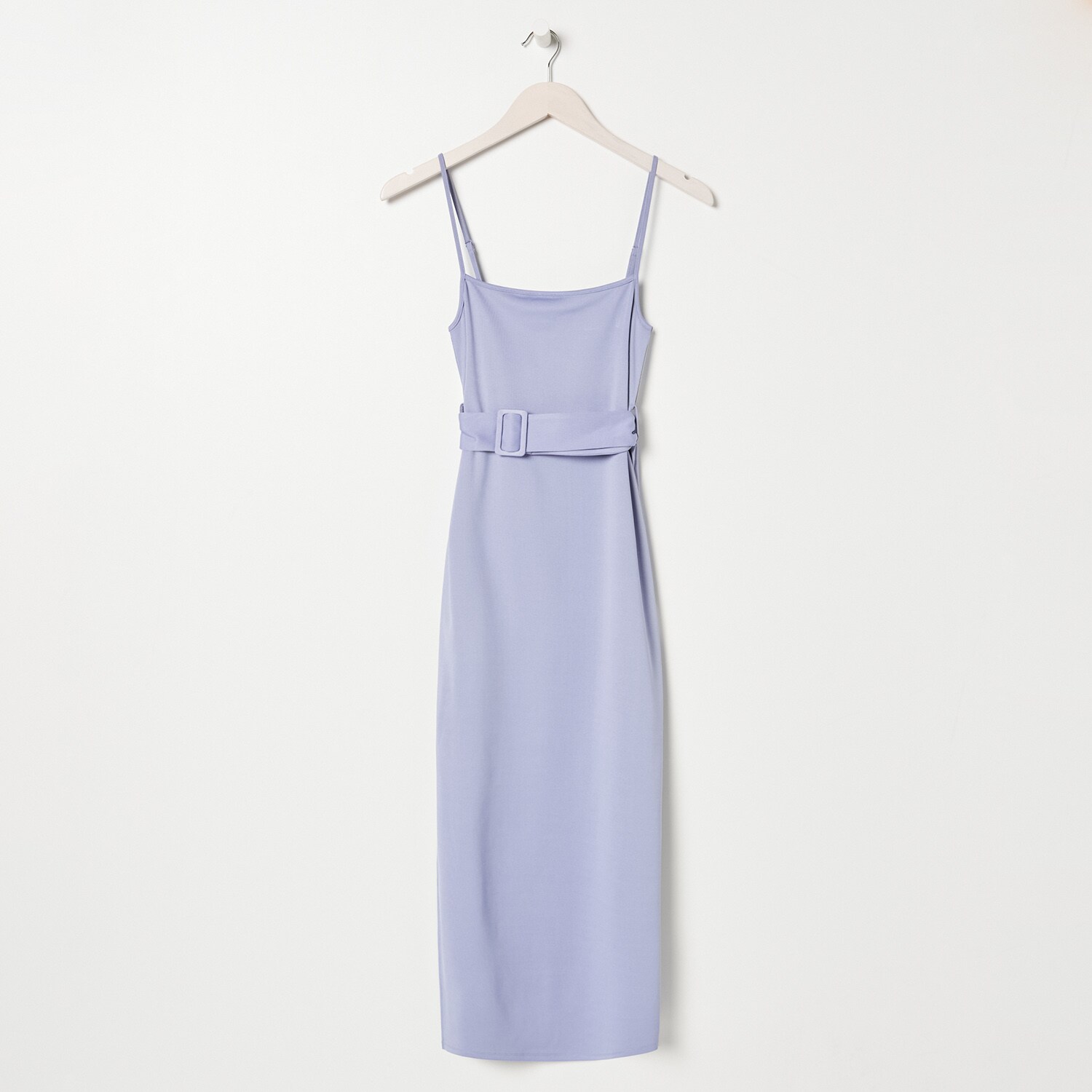 Šaty z prúžkovaného úpletu s opaskom