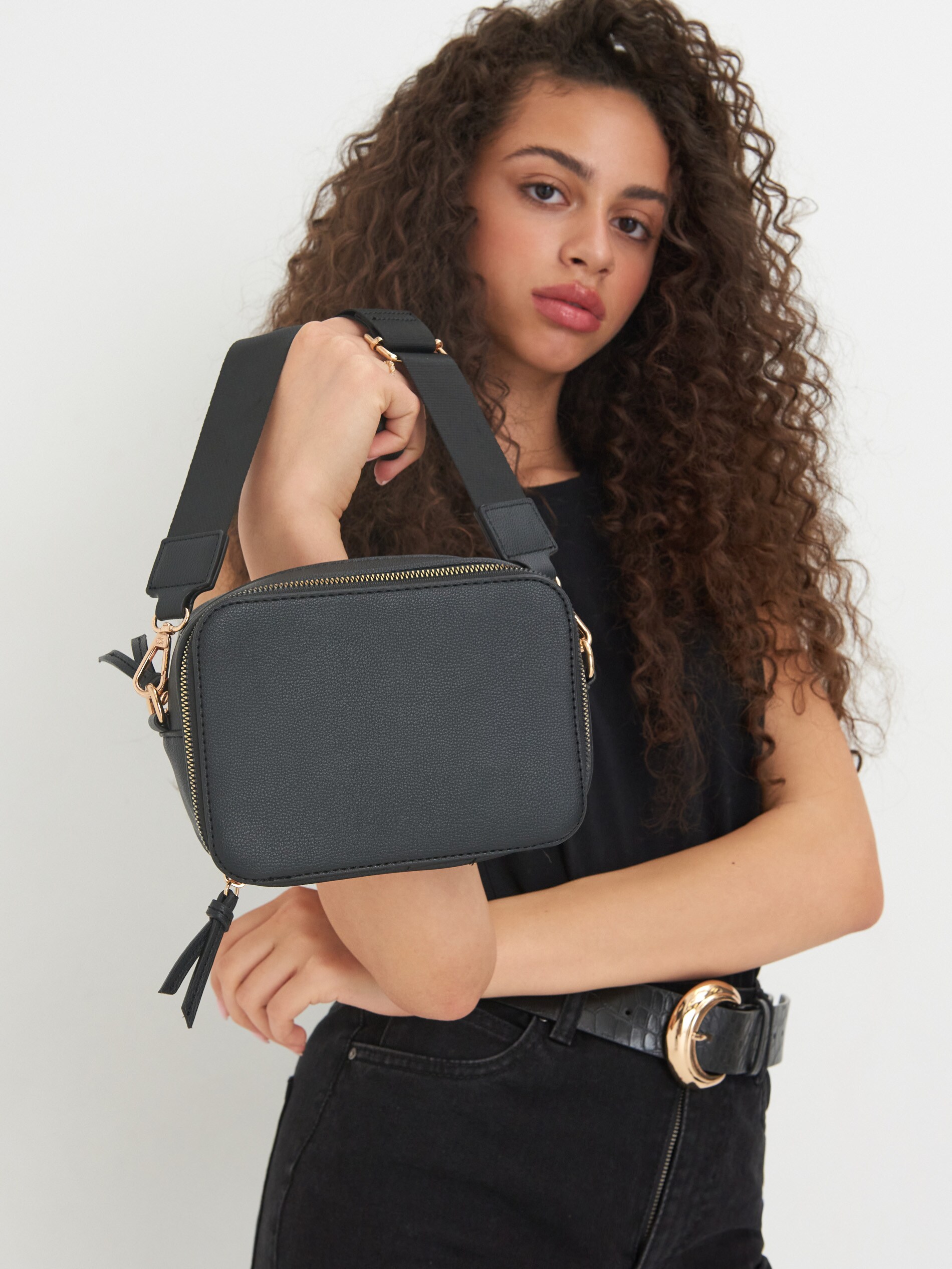 Kabelka typu messenger