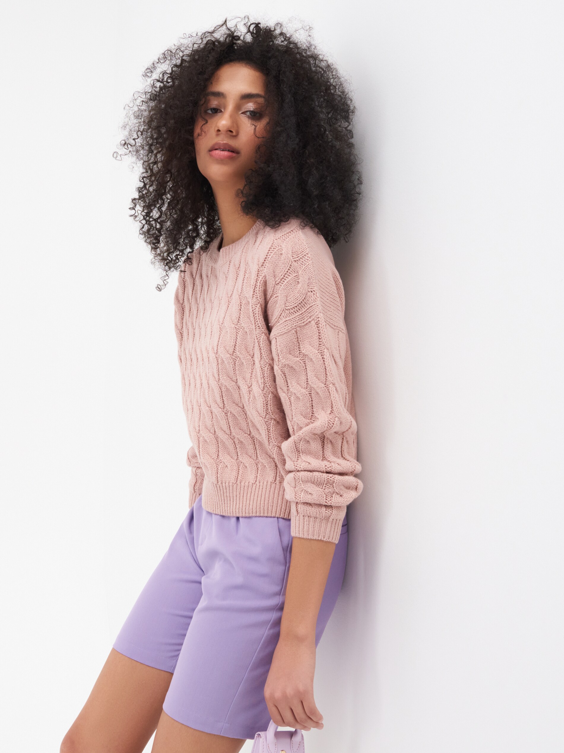 Sveter s vrkočovým vzorom