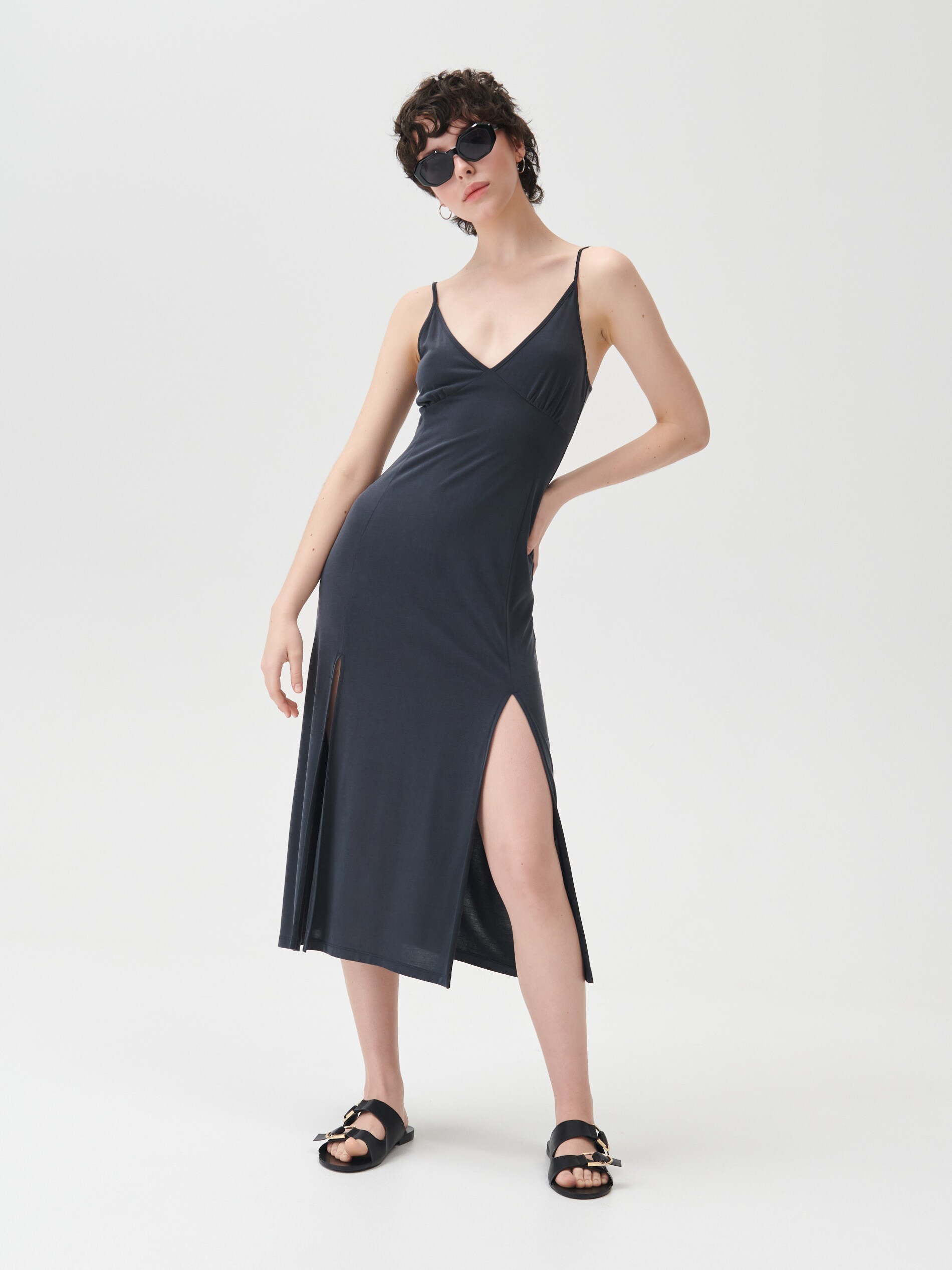 Maxišaty s bočnými rozparkami