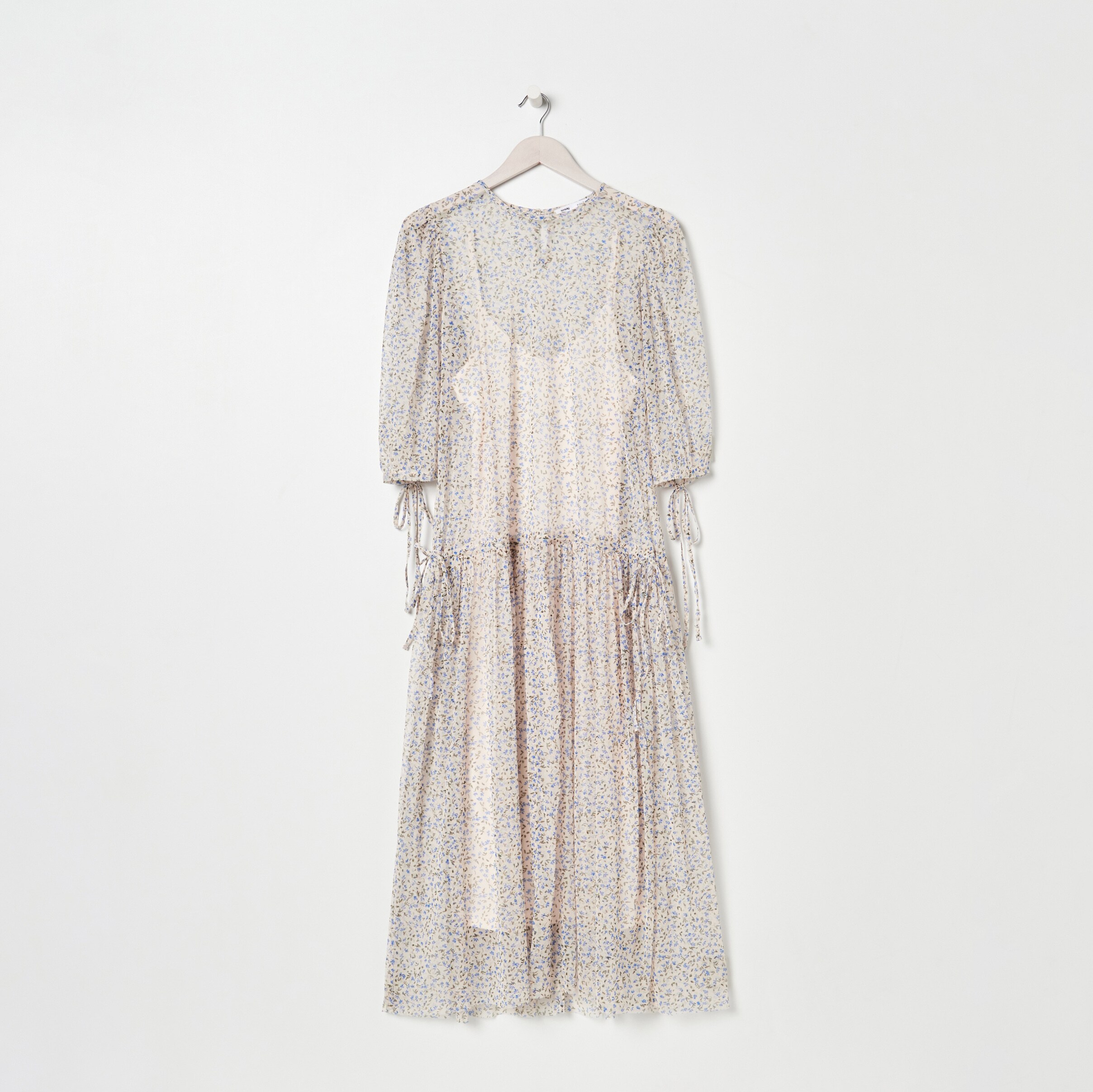 Maxišaty s kvetinovou potlačou