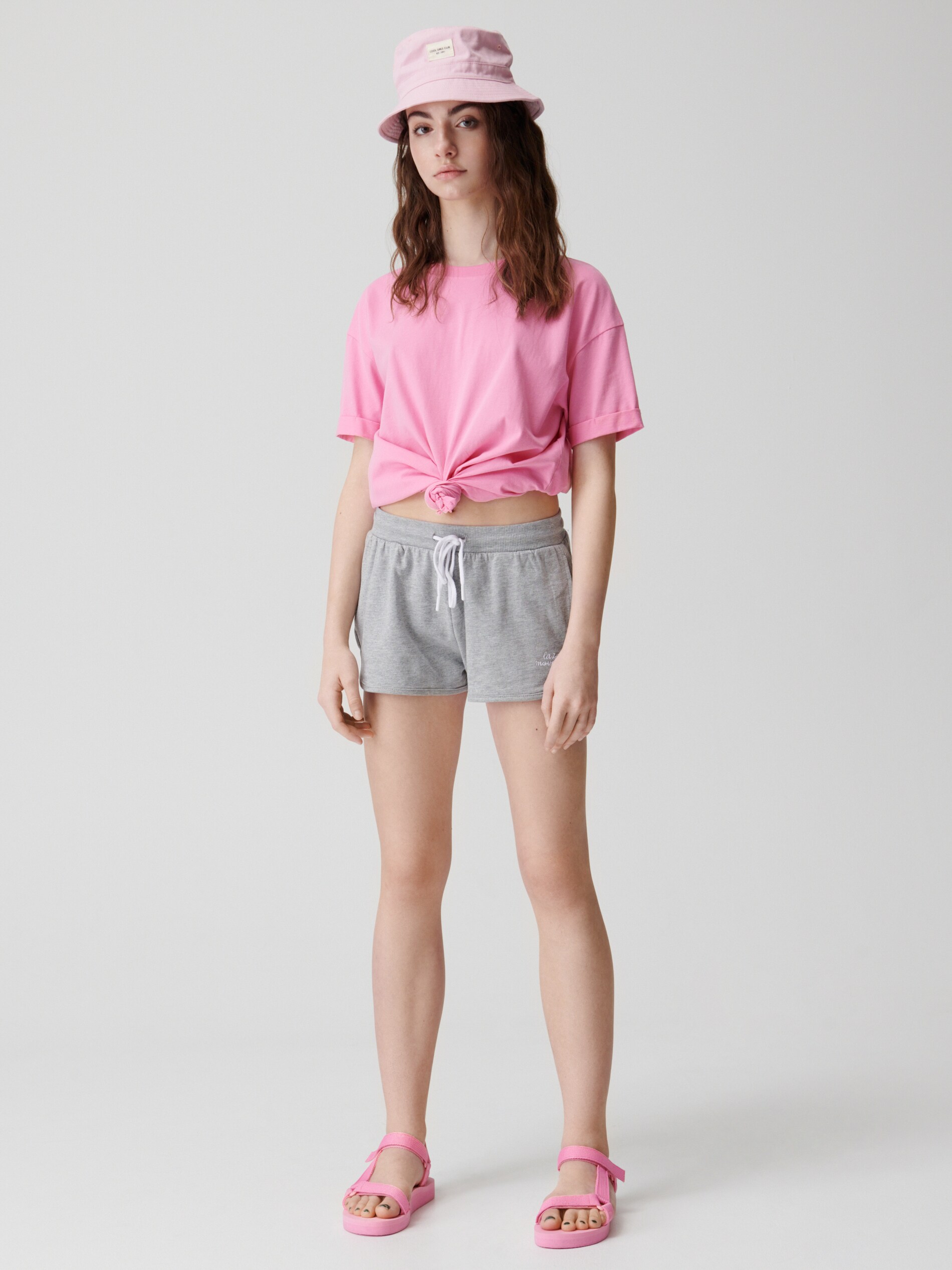 Teplákové šortky s výšivkou