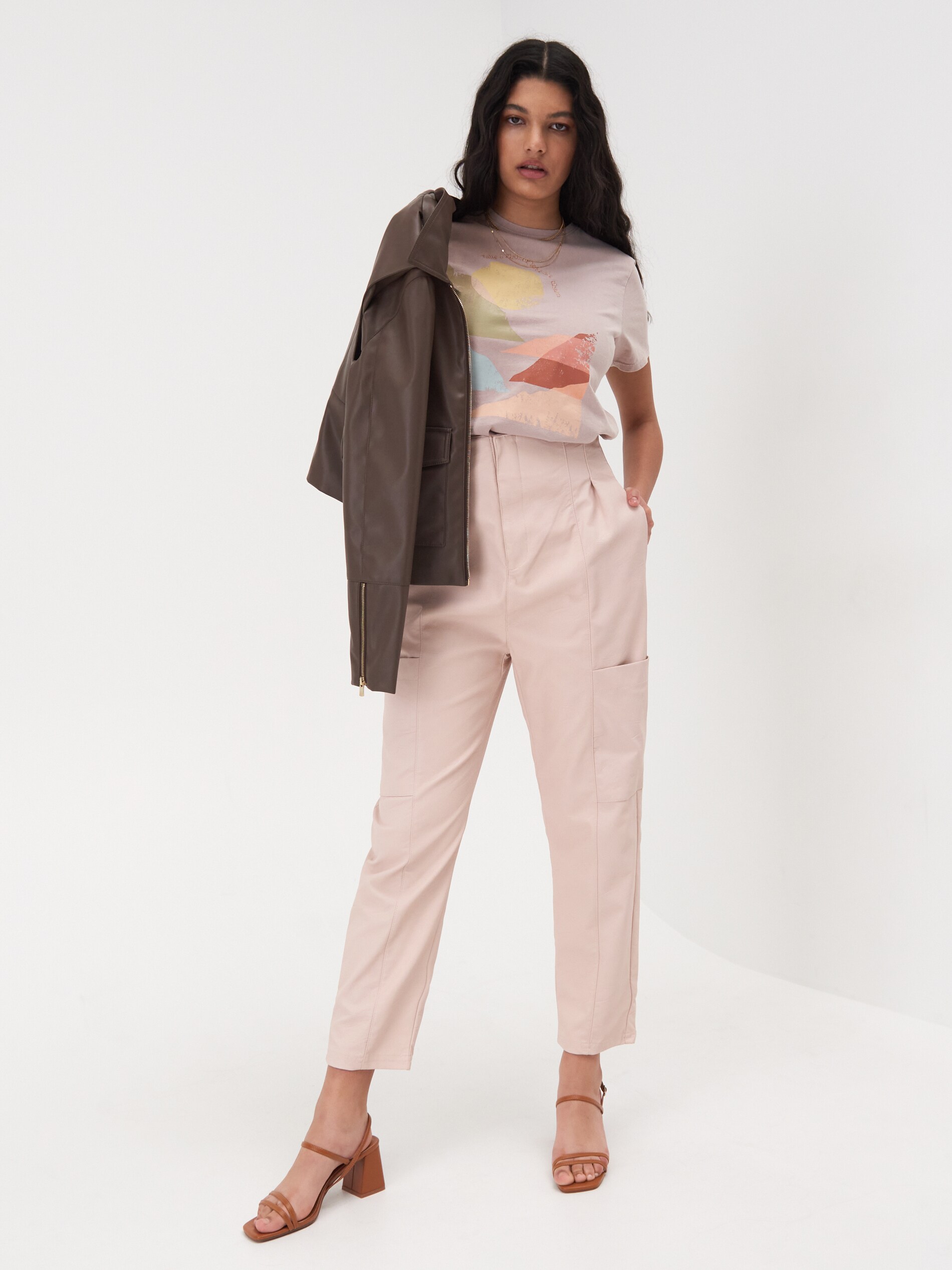 Nohavice z umelej kože