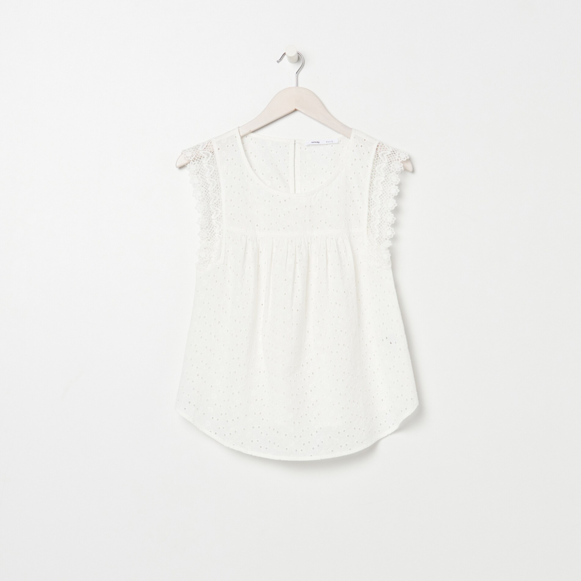 Blúzka s anglickou výšivkou