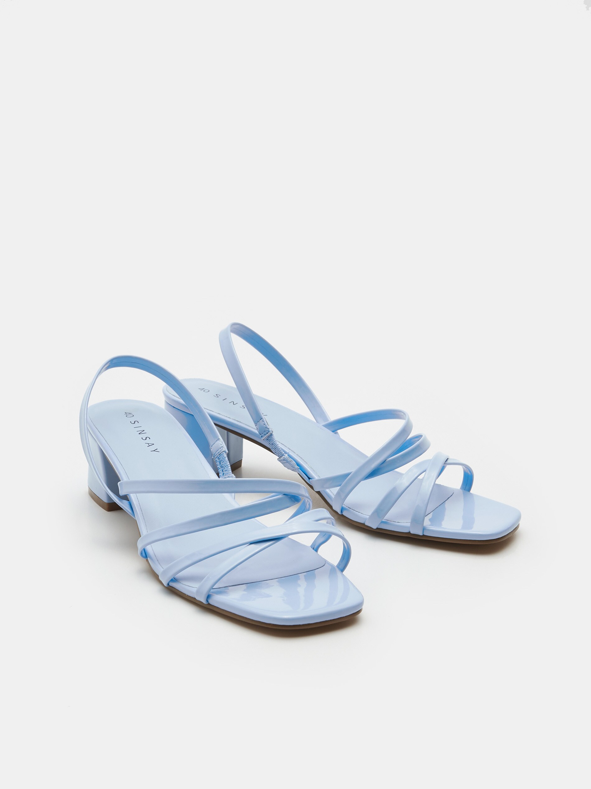 Remienkové sandále s rovnou podrážkou