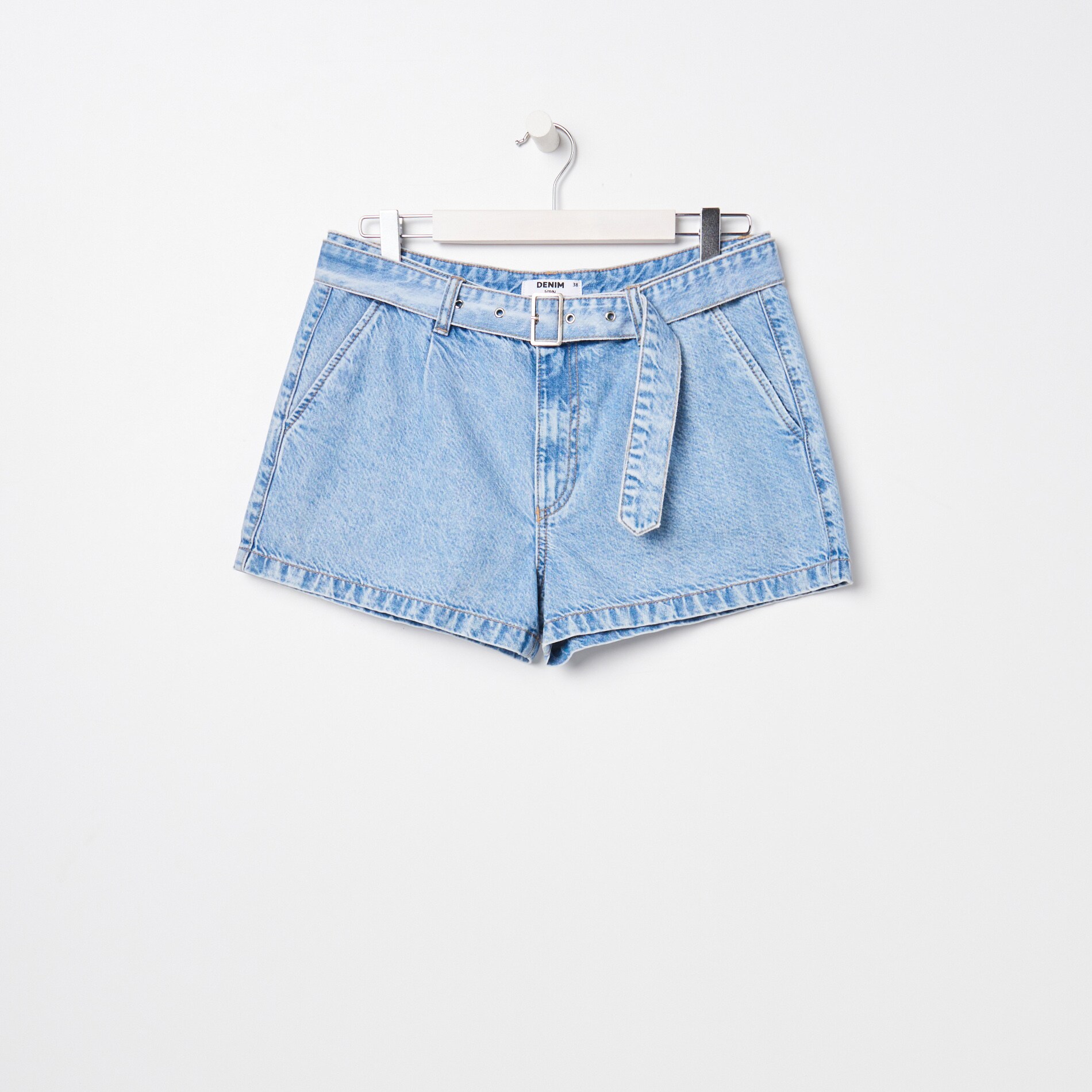 Denimové šortky regular fit s opaskom