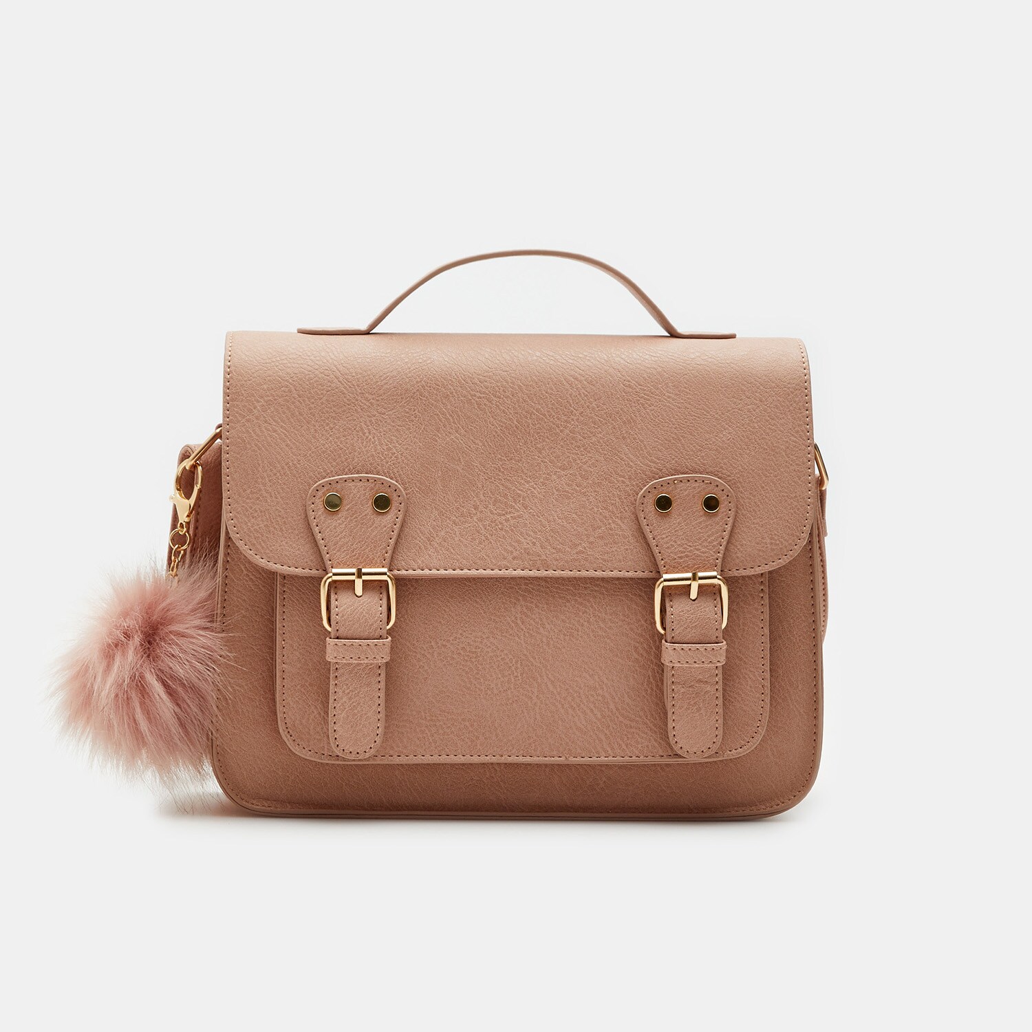 Kabelka typu messenger s huňatým príveskom