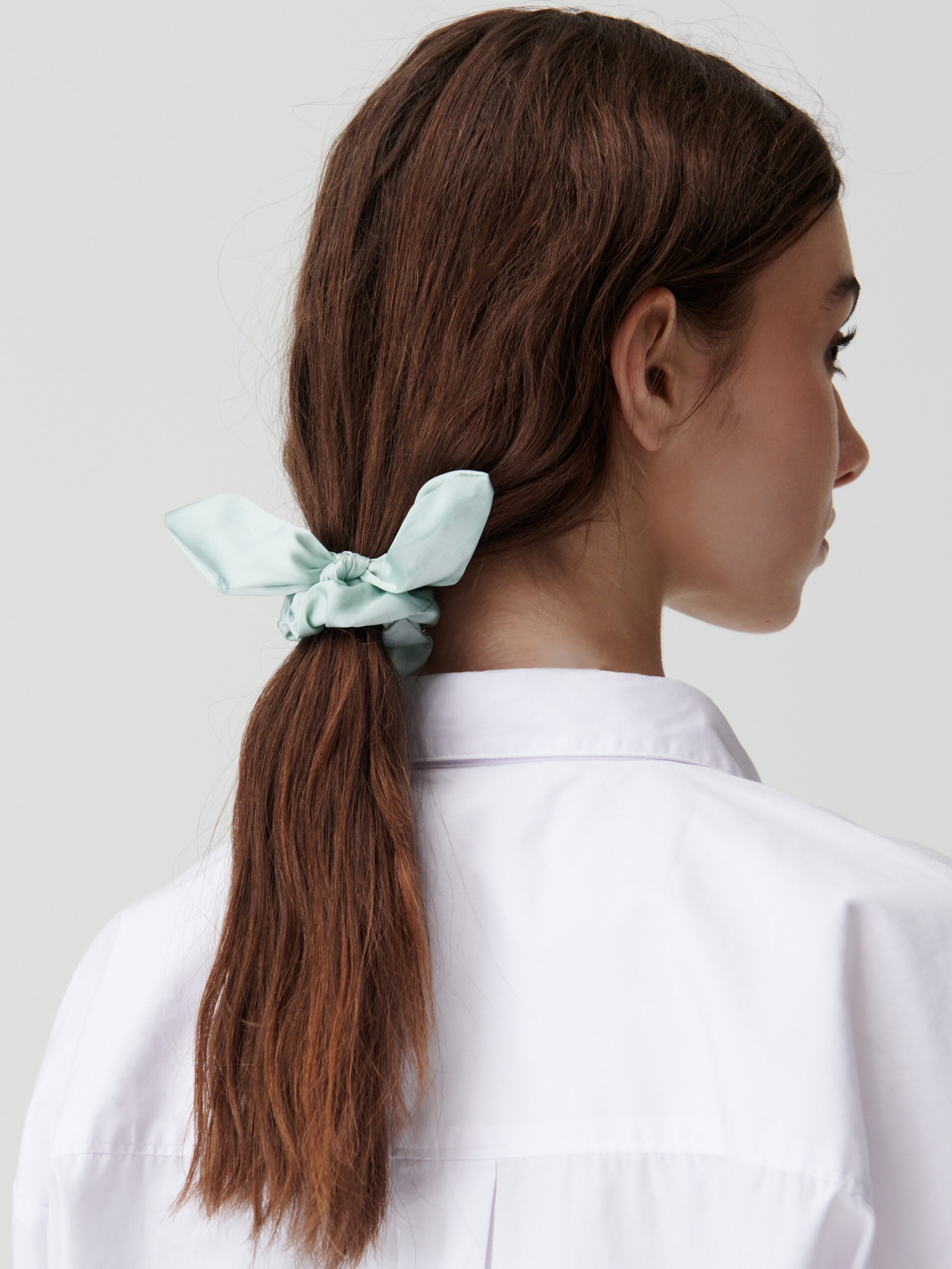 Gumička a sponky do vlasov