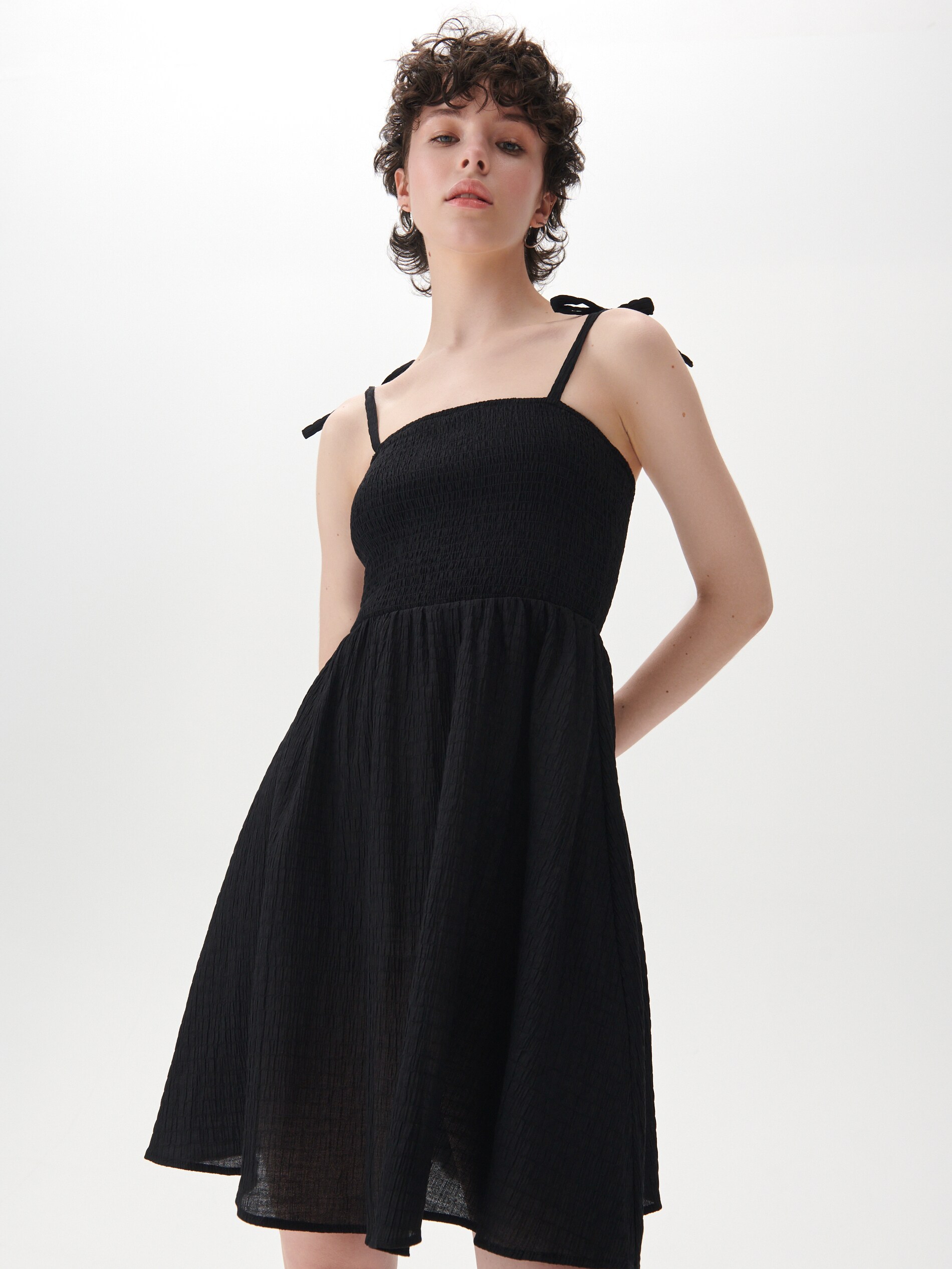 Minišaty na tenké ramienka