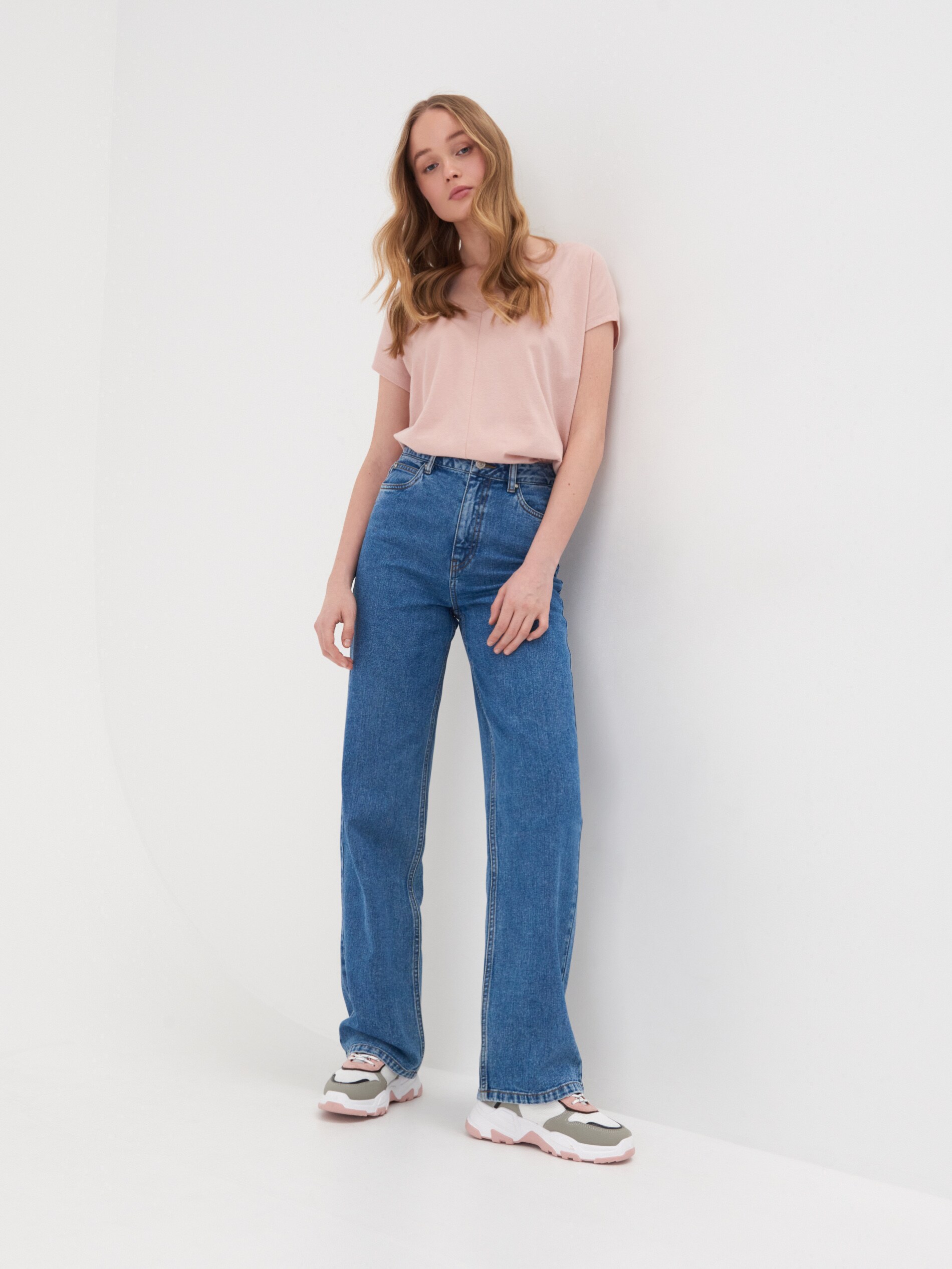 Tričko s véčkovým výstrihom