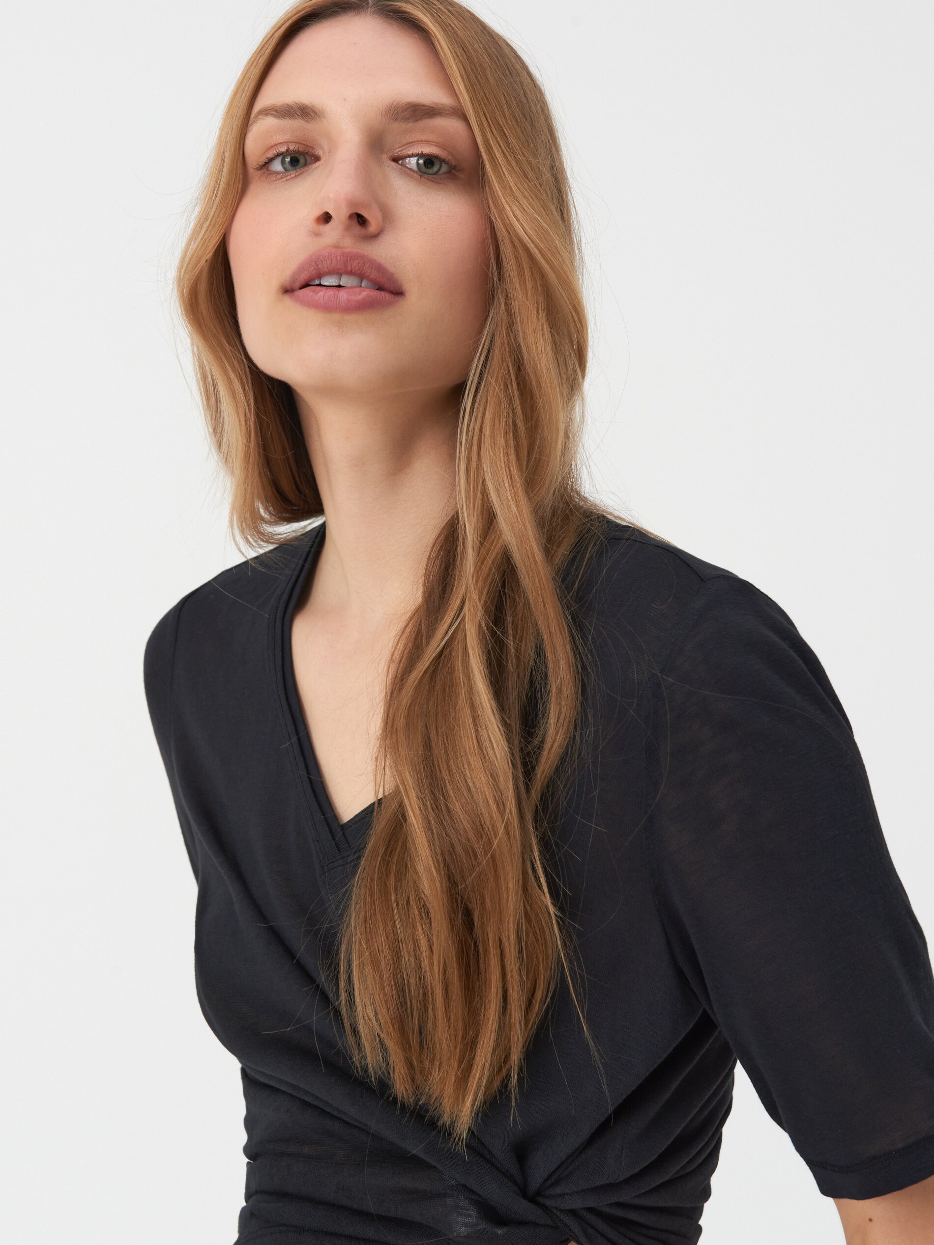 Tričko s véčkovým výstrihom