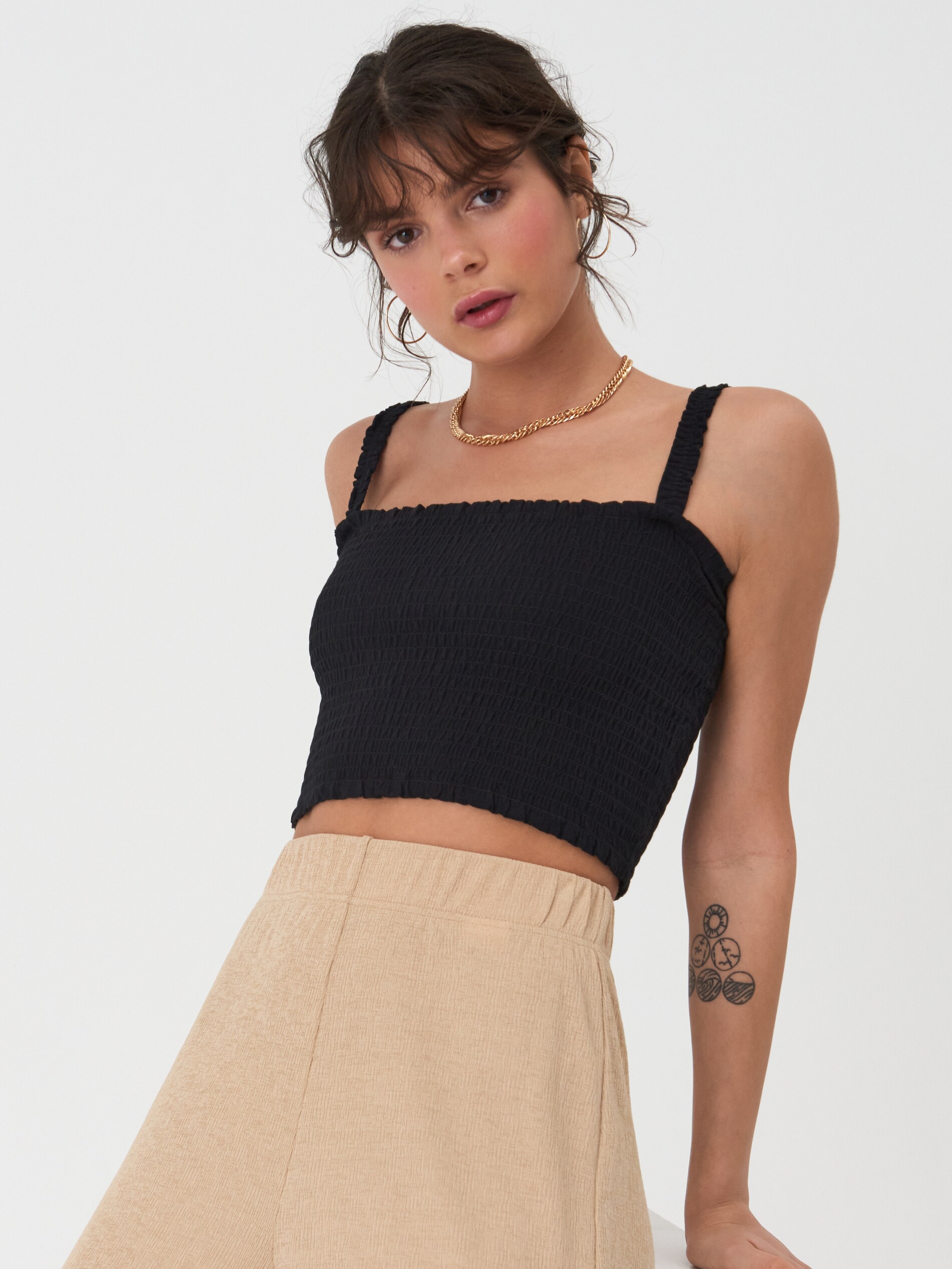 Riasený crop top