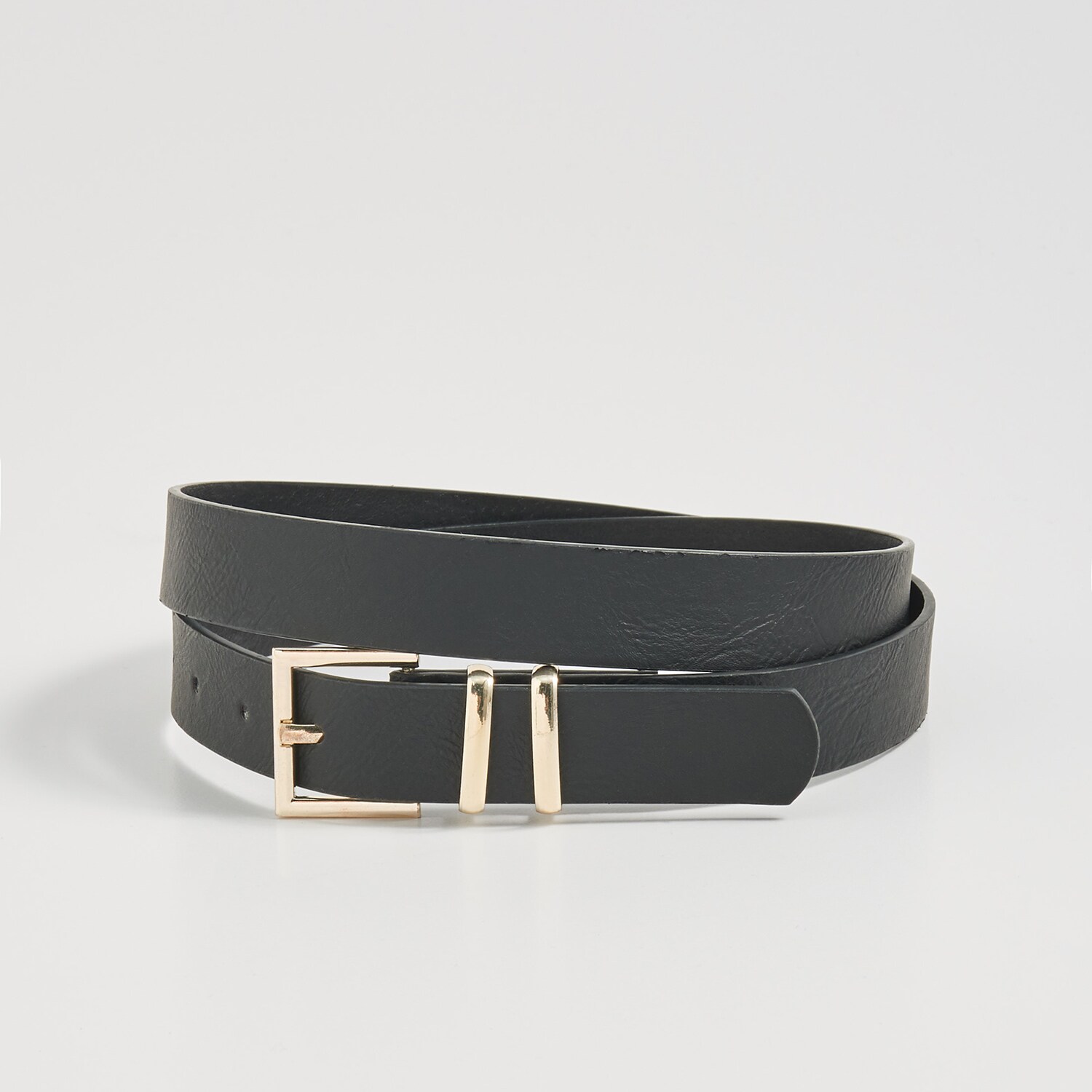 Opasok s ozdobnými pútkami