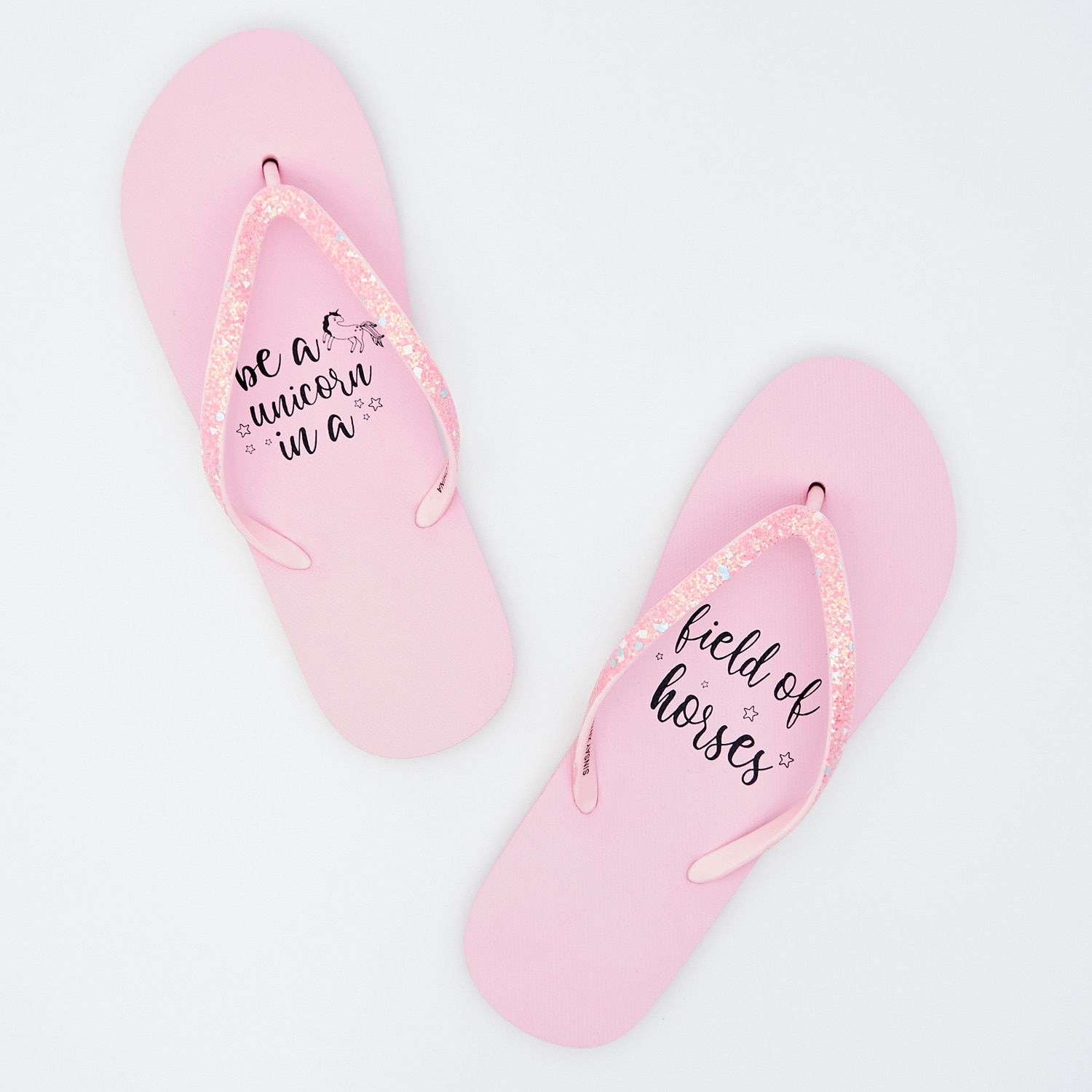 Žabky s trblietavými remienkami