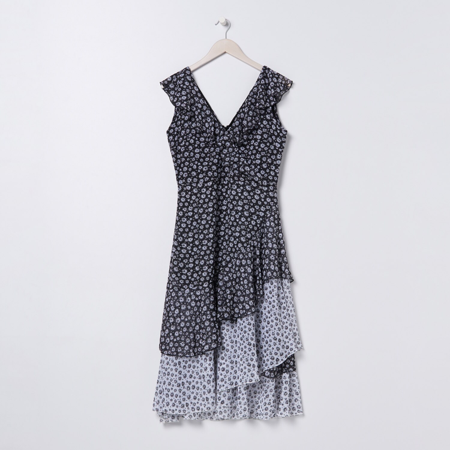 Volánové midišaty