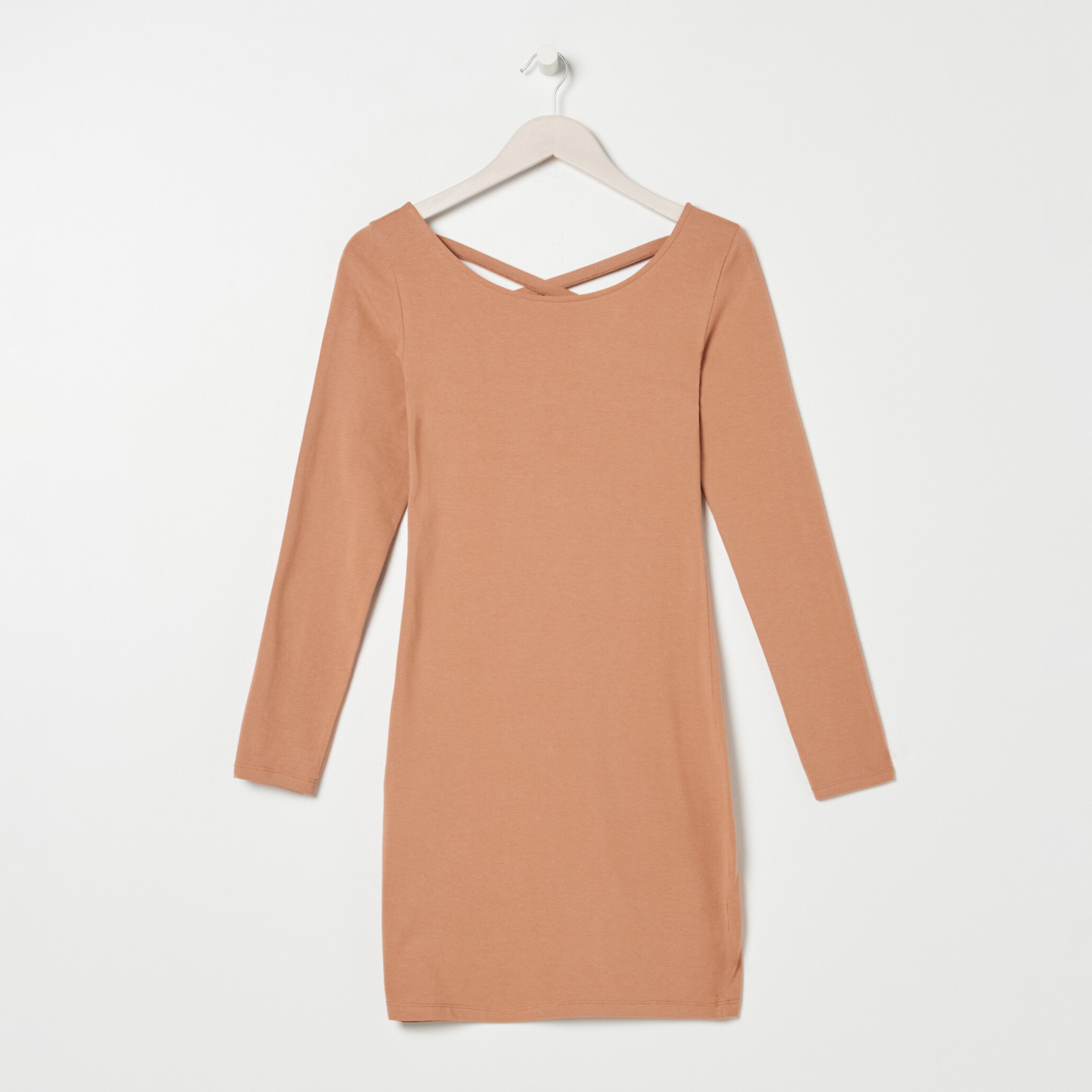 Šaty s ozdobným zadným dielom