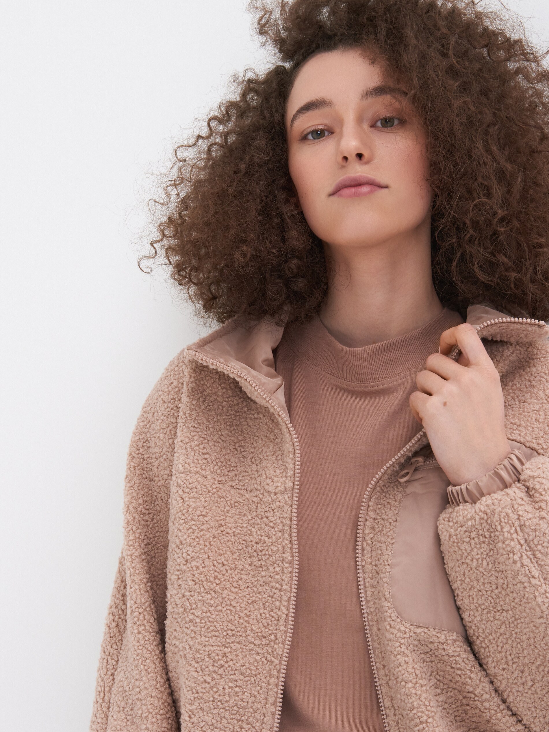 Blúzka so stojačikom