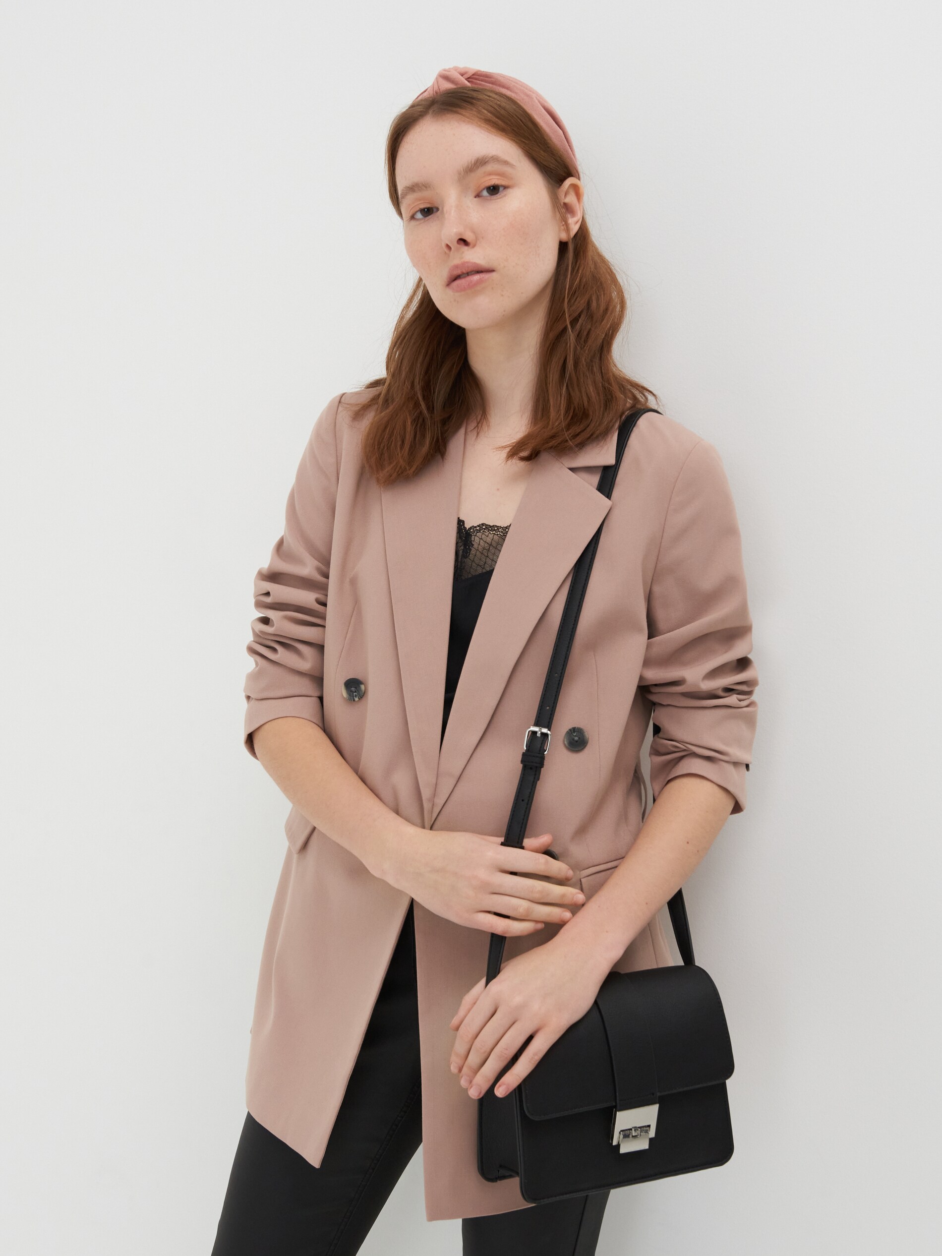 Kabelka typu messenger s prackou