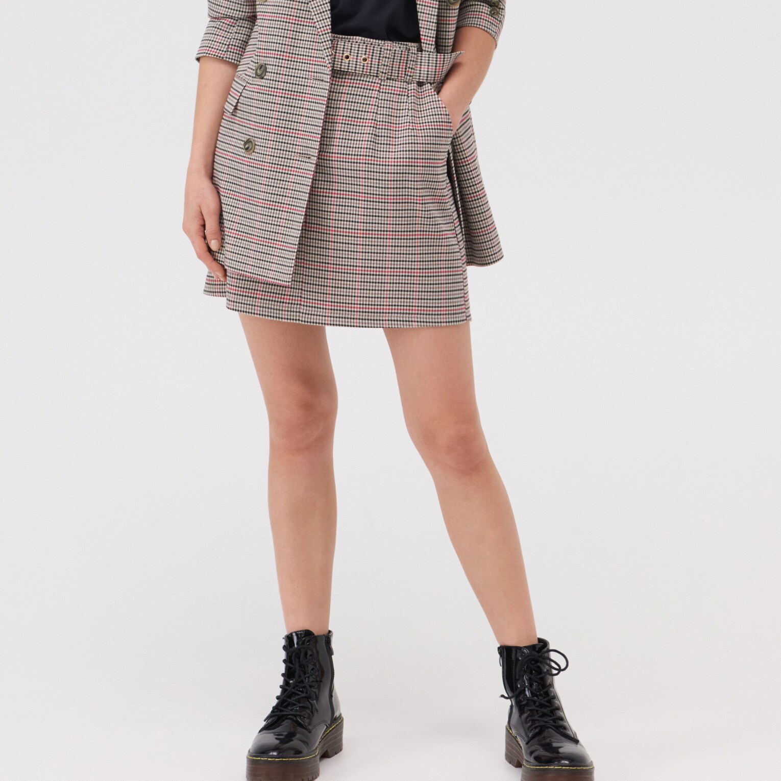 Látková minisukňa s opaskom