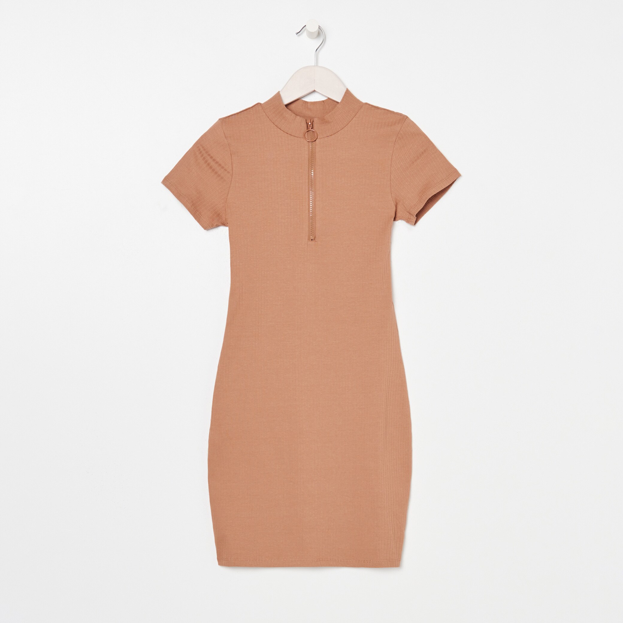 Šaty so stojačikom