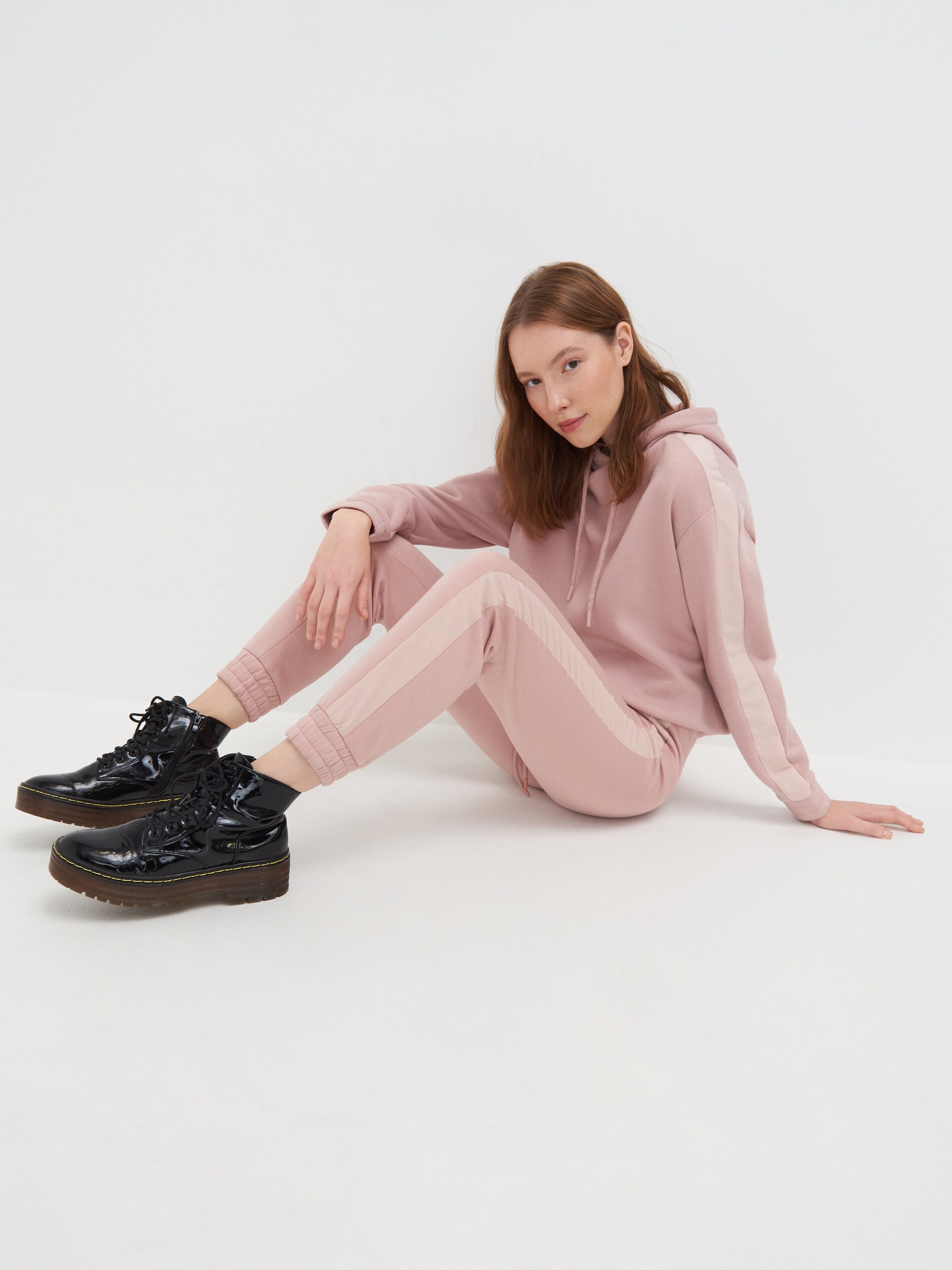 Teplákové joggery s lampasmi