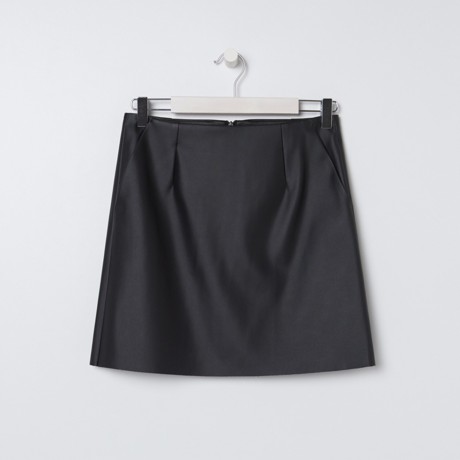 Minisukňa z umelej kože