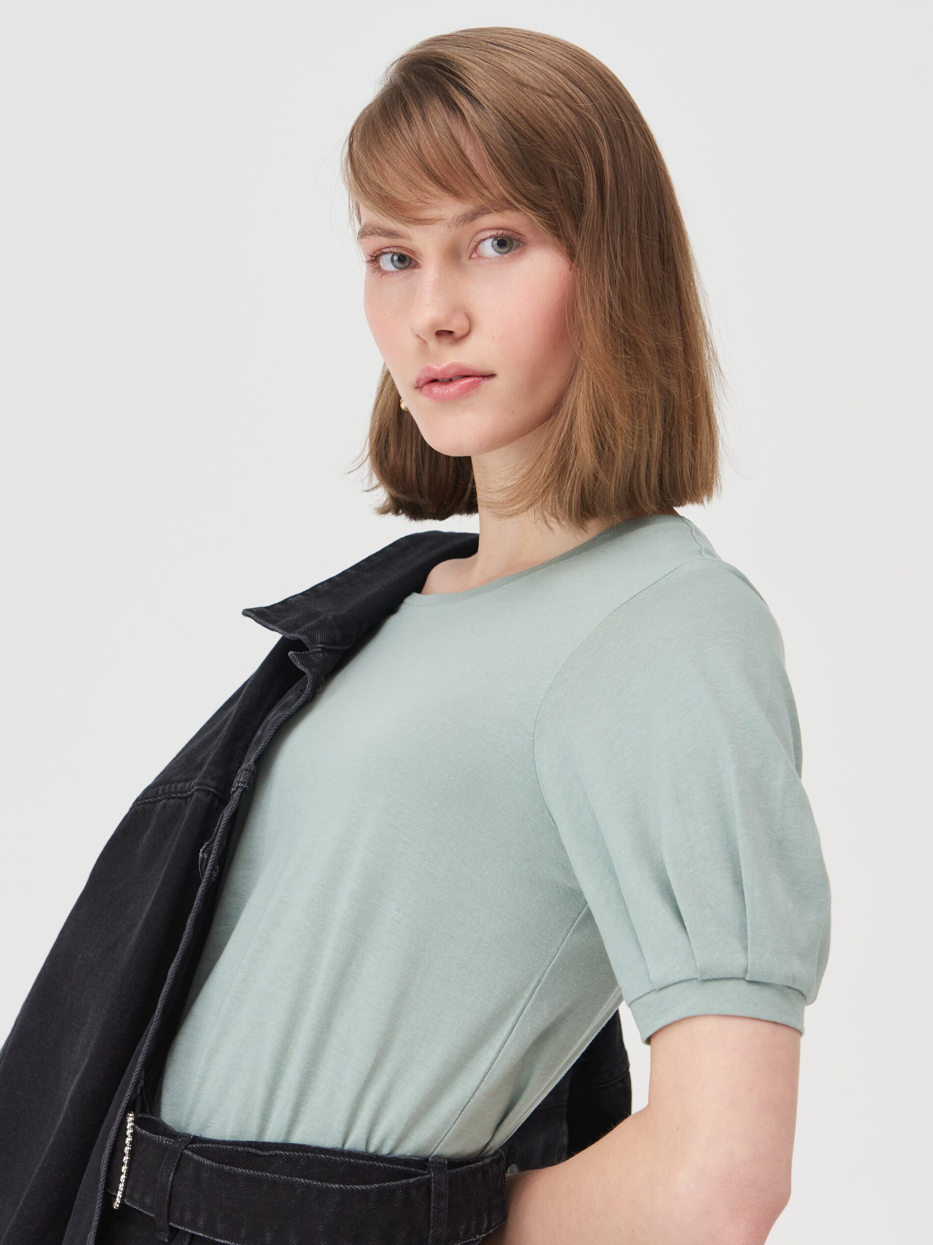 Tričko s pufovanými rukávmi