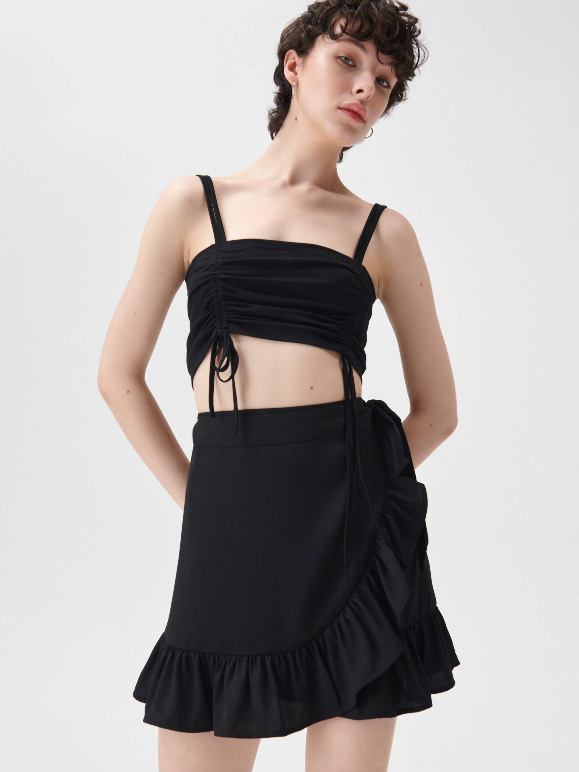 Minisukňa s viazaním