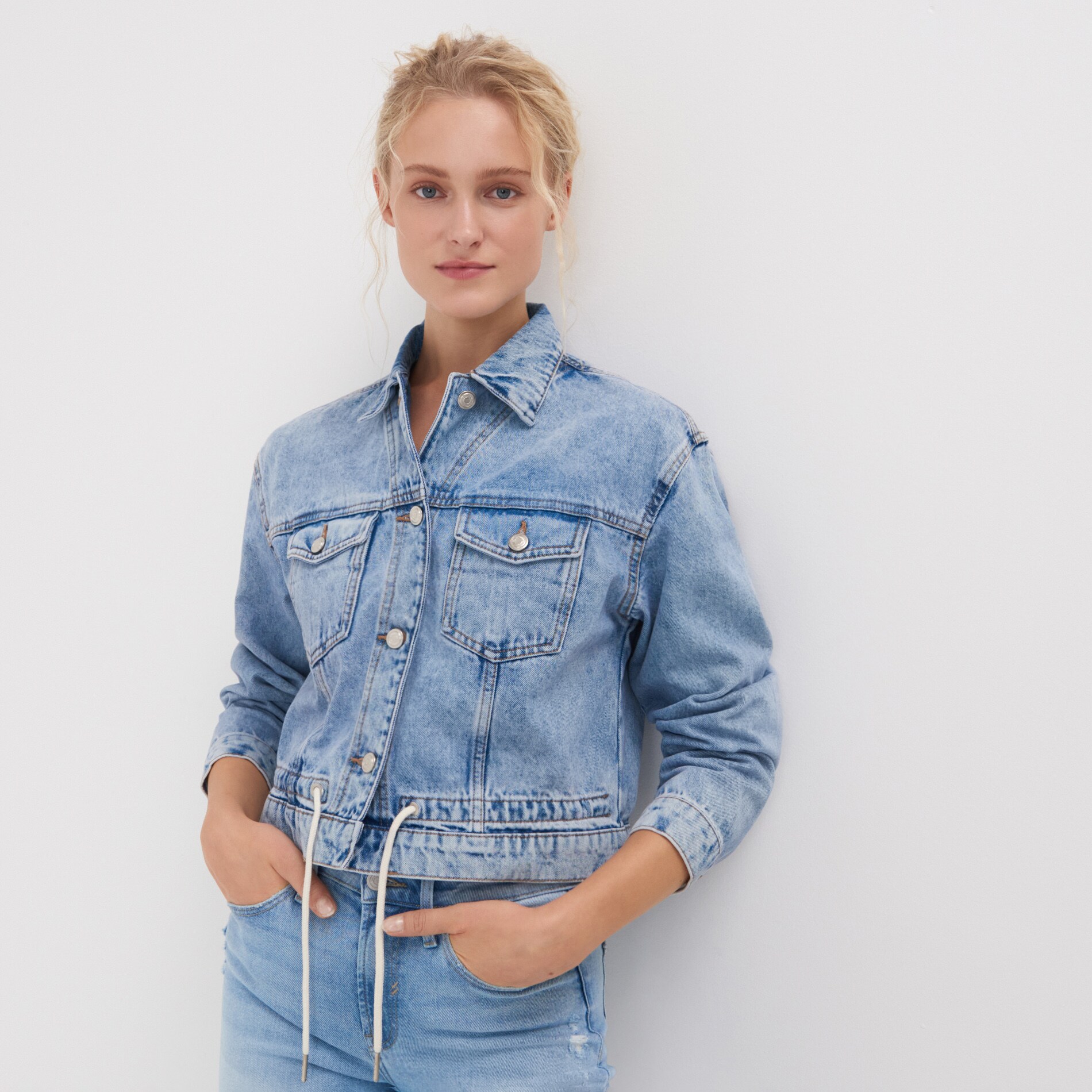 Denimová bunda s vypraným efektom