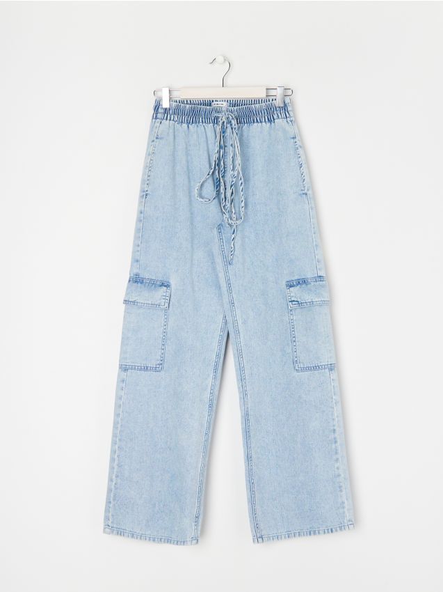 Jeansy damskie - modne spodnie jeansowe w sklepie Sinsay